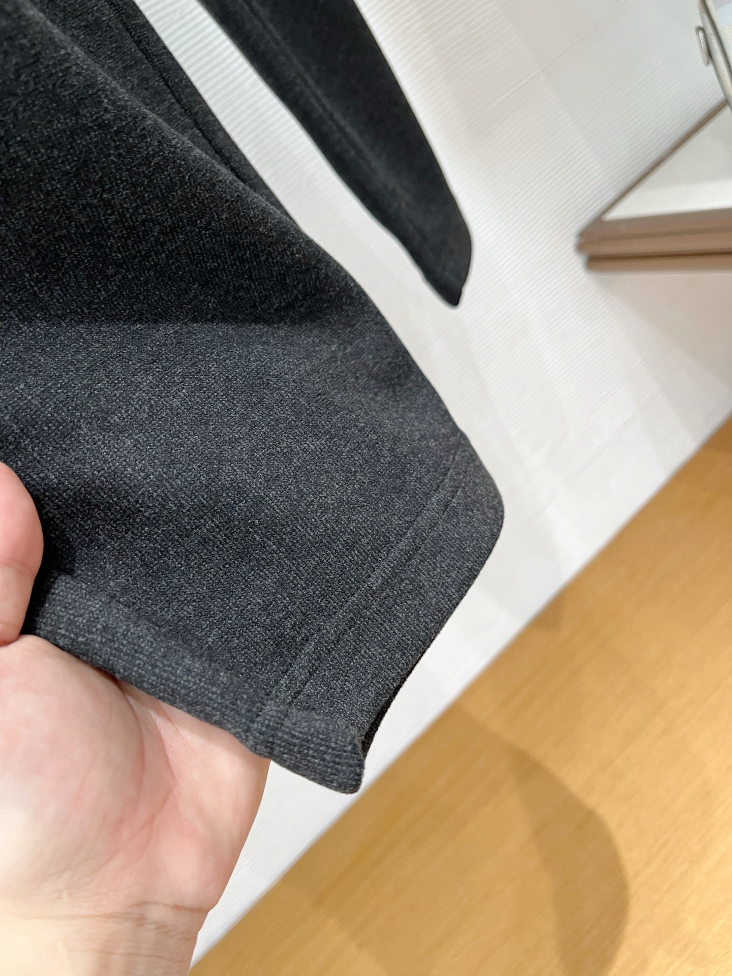 。Zz杰尼*亚🔥秋冬新款男士直筒运动裤，羊绒羊毛混纺面料、三标齐、松紧腰抽绳、两侧拉链口袋设计，合体的裁