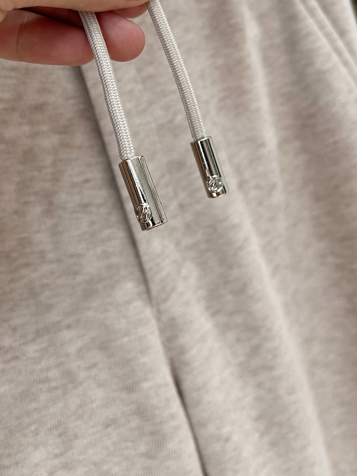 。Zz杰尼*亚🔥秋冬新款男士直筒运动裤，羊绒羊毛混纺面料、三标齐、松紧腰抽绳、两侧拉链口袋设计，合体的裁