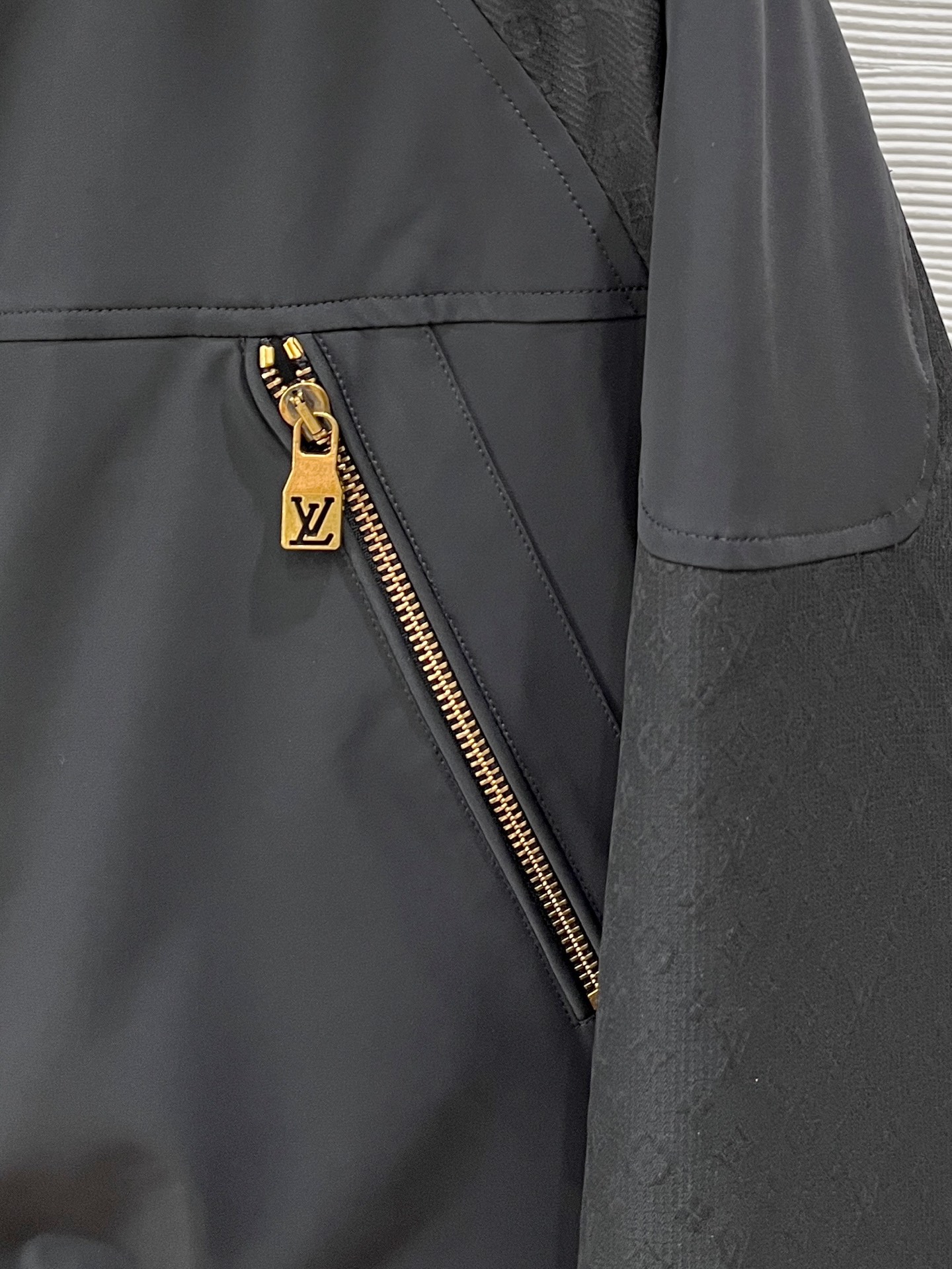 Louis Vuitton Black Down Padded Jacket with Hood Winter Fall 2025 Collection 5 i1759148855868 8796 0 4