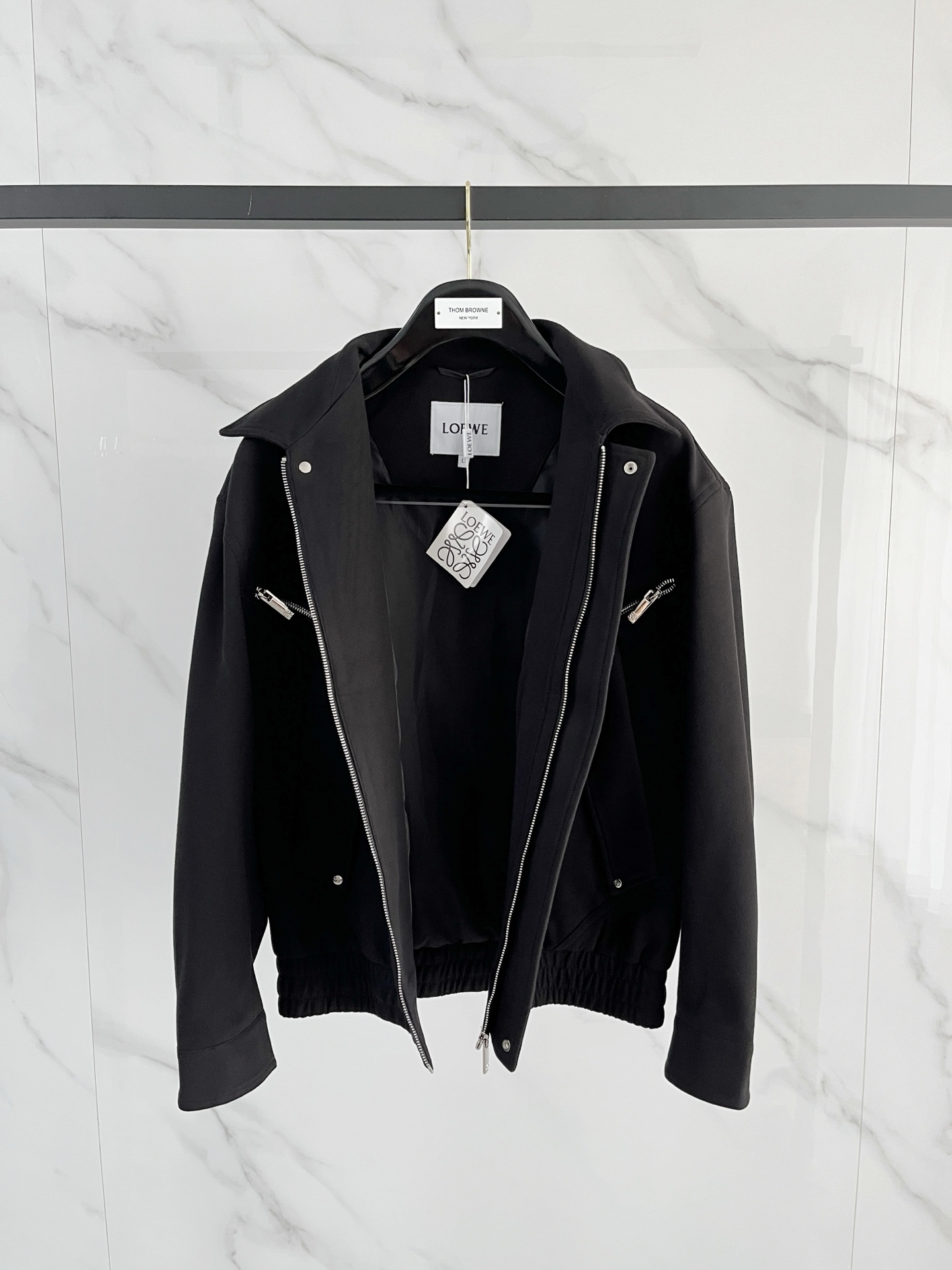 上新 罗意威 官网同款，三标齐全！2025秋冬新款男士夹克外套，时尚休闲高端版本！专柜定制面料 透气舒适