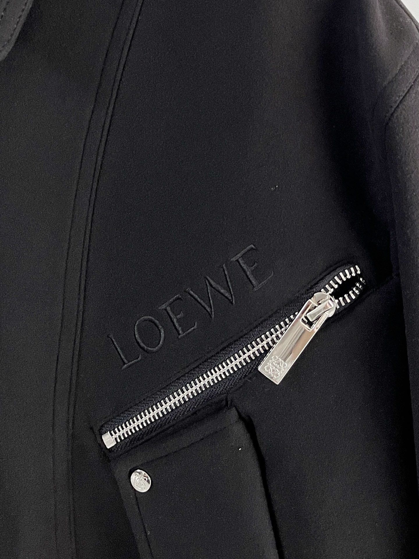 上新 罗意威 官网同款，三标齐全！2025秋冬新款男士夹克外套，时尚休闲高端版本！专柜定制面料 透气舒适