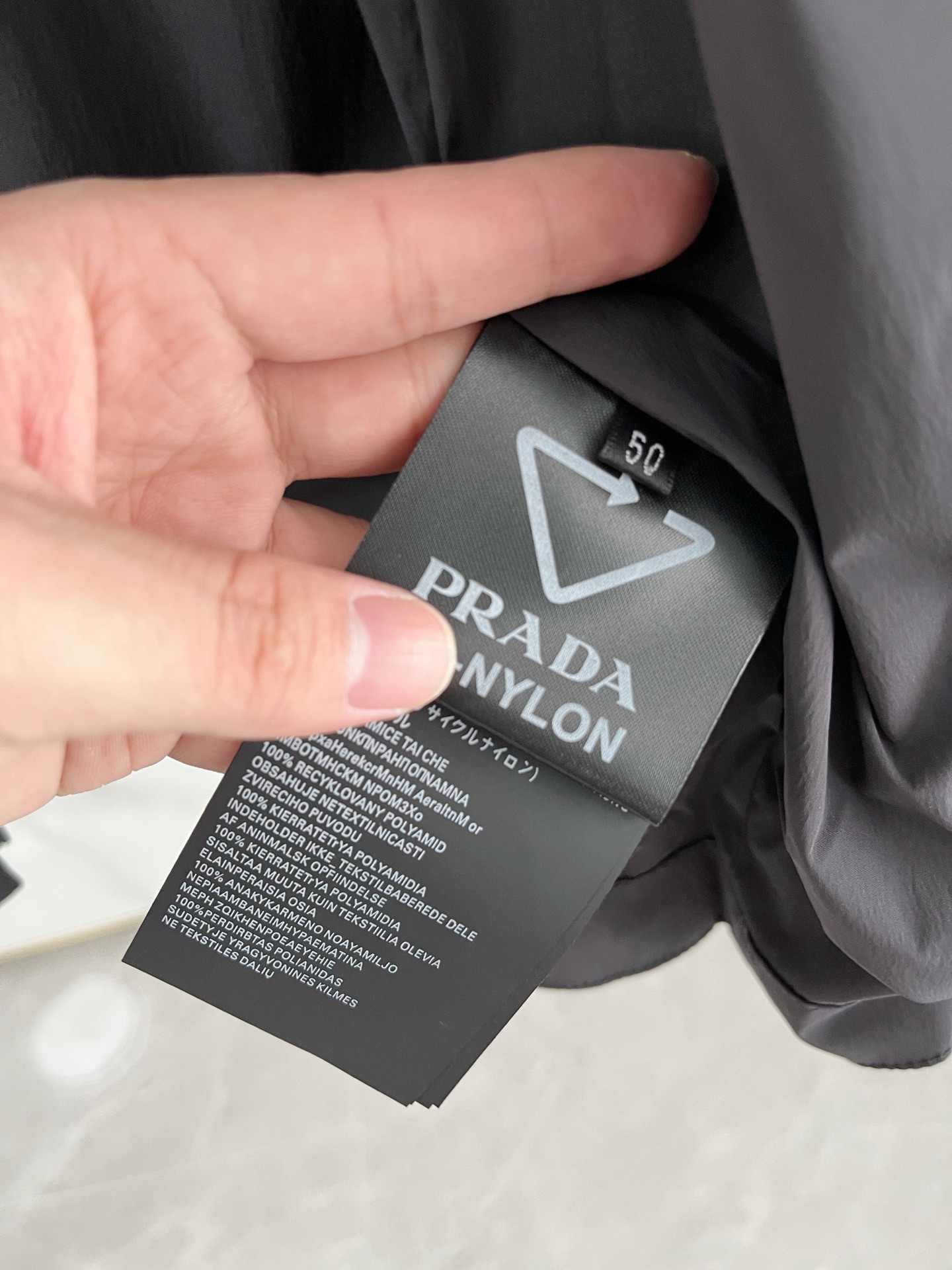 PRADA普拉达 男士时装款可脱卸连帽夹克外套，台湾意比贸易商行货，25年早春新品，高端意大利代工出品，