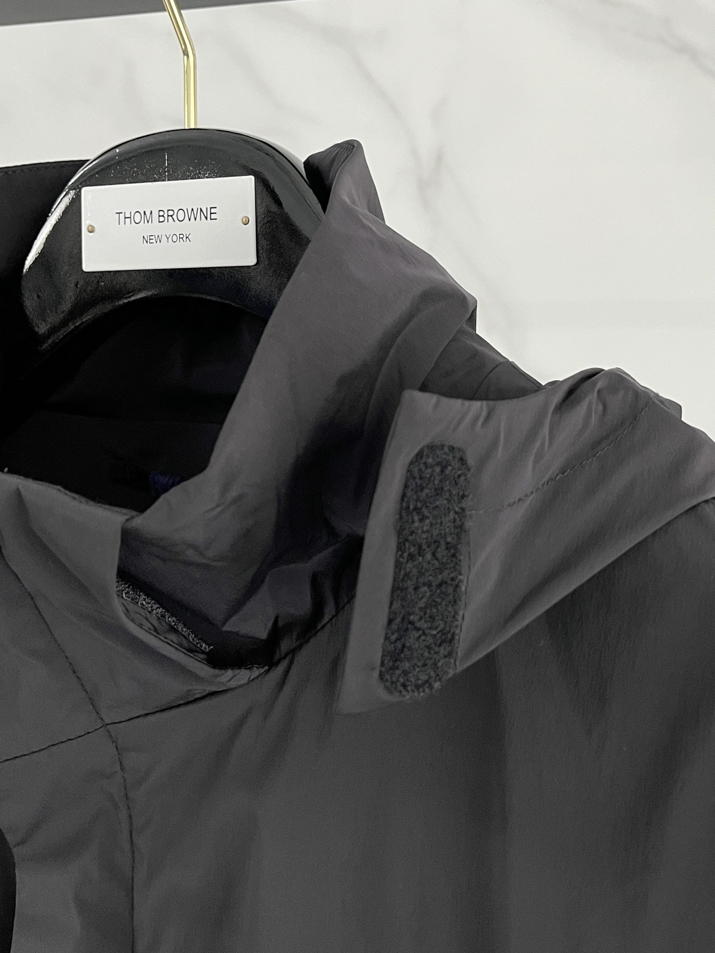 PRADA普拉达 男士时装款可脱卸连帽夹克外套，台湾意比贸易商行货，25年早春新品，高端意大利代工出品，