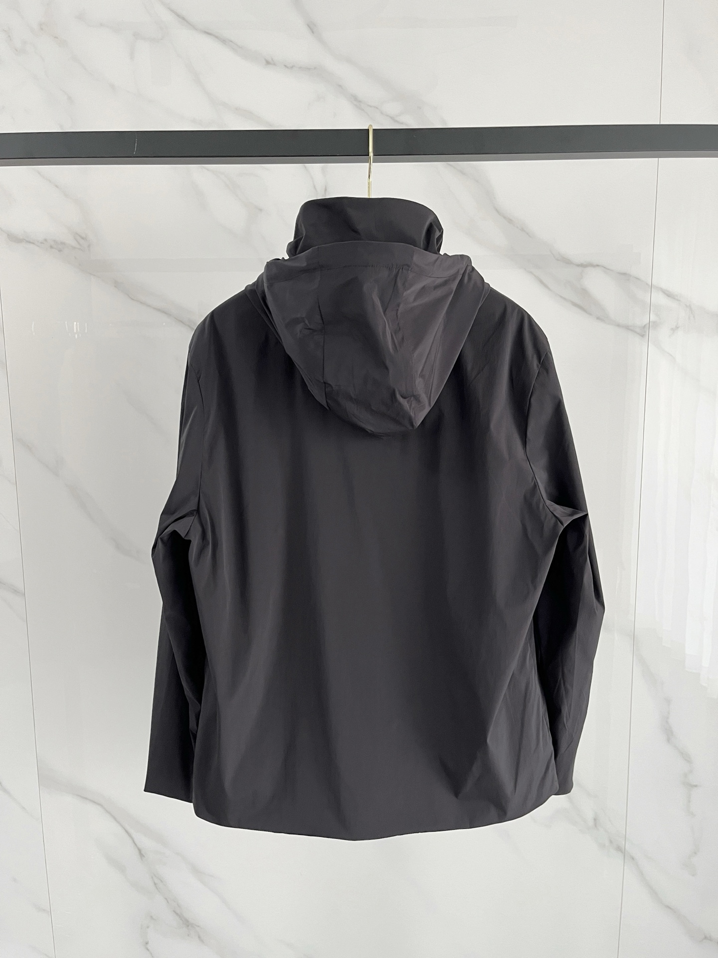 PRADA普拉达 男士时装款可脱卸连帽夹克外套，台湾意比贸易商行货，25年早春新品，高端意大利代工出品，