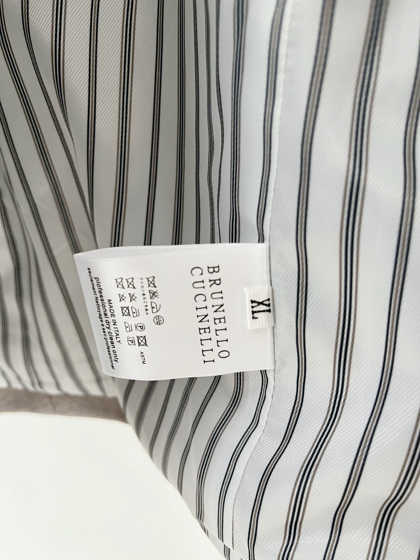 （推荐）BC 2025秋冬新款混纺面料男士修身西服外套2️⃣个颜色：浅米色款显得更加清新、柔和，适合日常