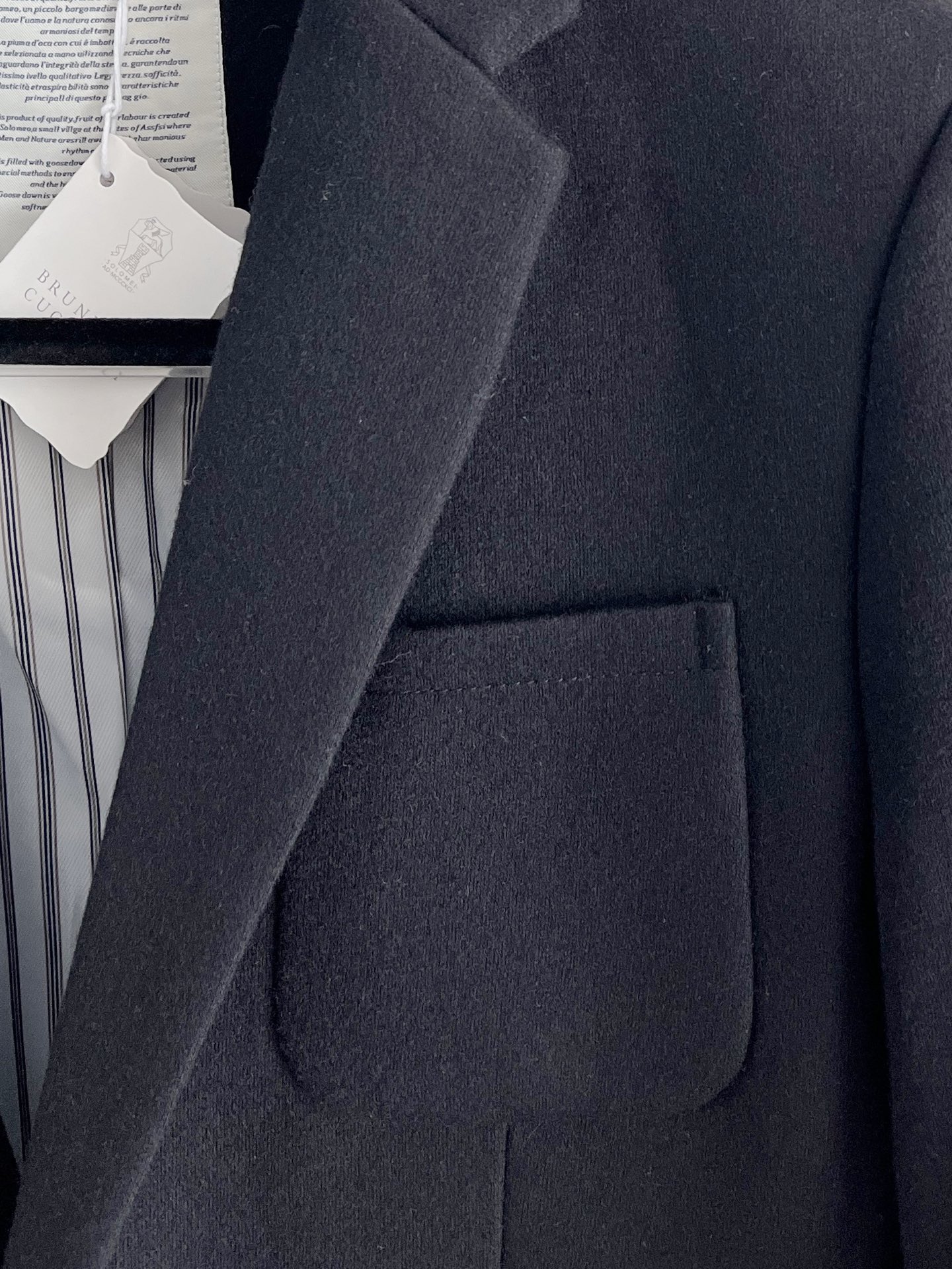 （推荐）BC 2025秋冬新款混纺面料男士修身西服外套2️⃣个颜色：浅米色款显得更加清新、柔和，适合日常