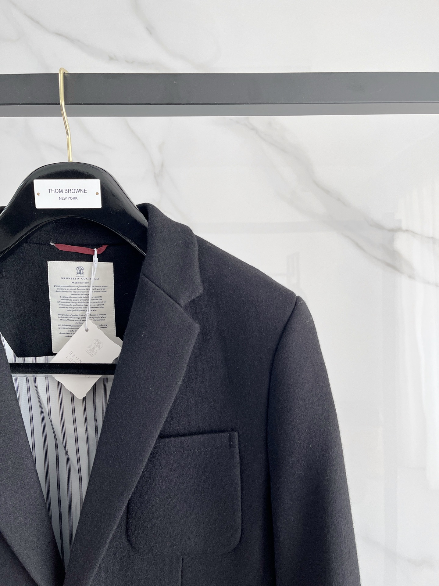 （推荐）BC 2025秋冬新款混纺面料男士修身西服外套2️⃣个颜色：浅米色款显得更加清新、柔和，适合日常