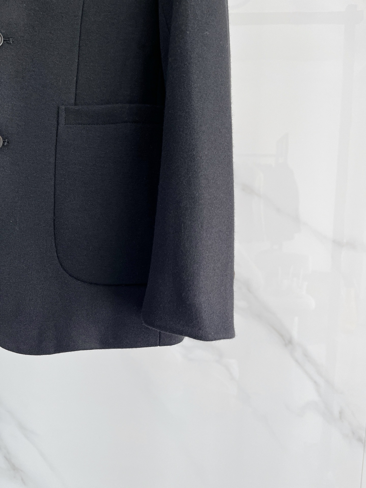 （推荐）BC 2025秋冬新款混纺面料男士修身西服外套2️⃣个颜色：浅米色款显得更加清新、柔和，适合日常