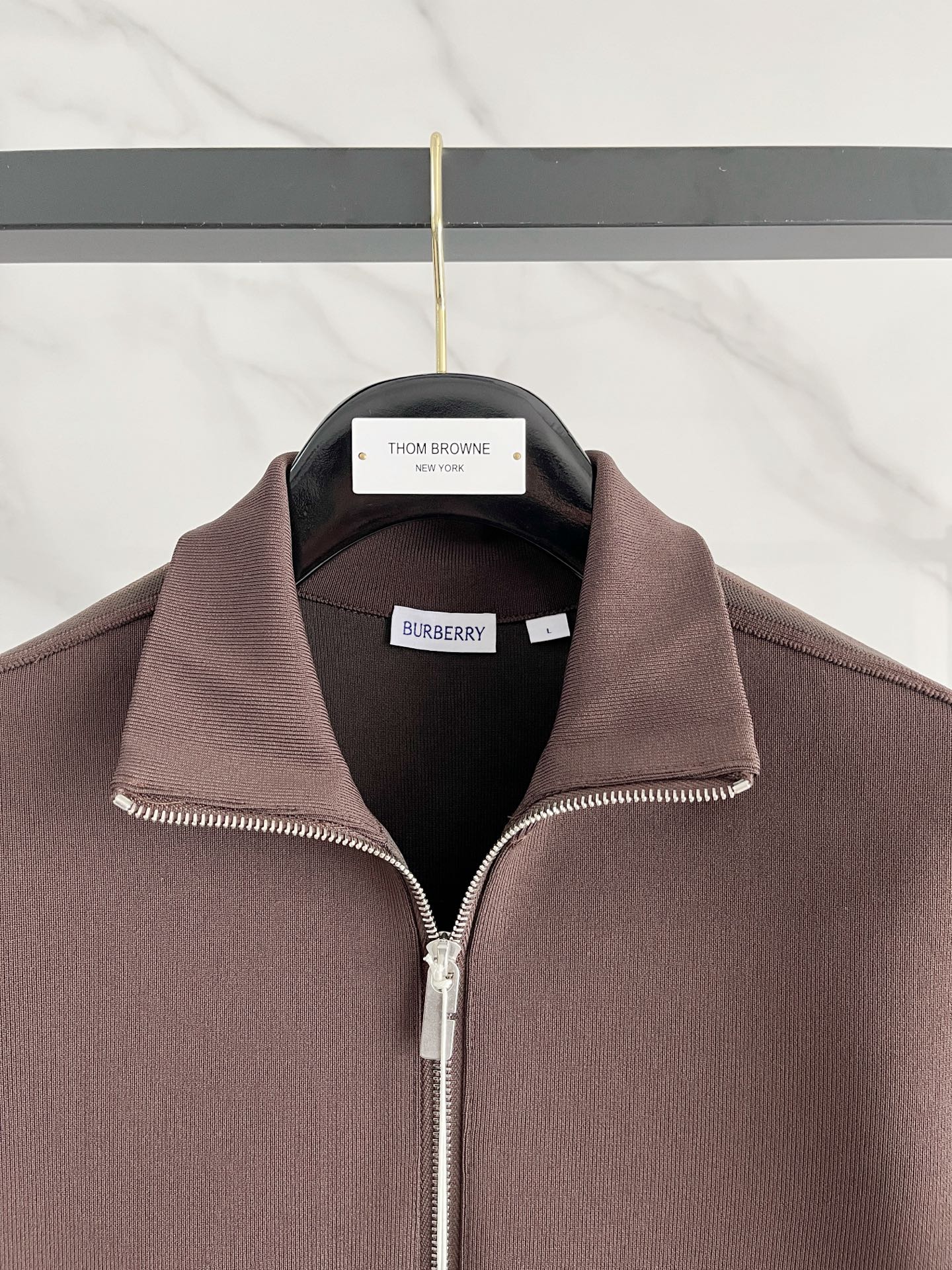 。Burb@rry FW25 纯色立领拉链长袖夹克外套 男款 海军蓝M-3XL面料涤纶版型合身厚度适中款