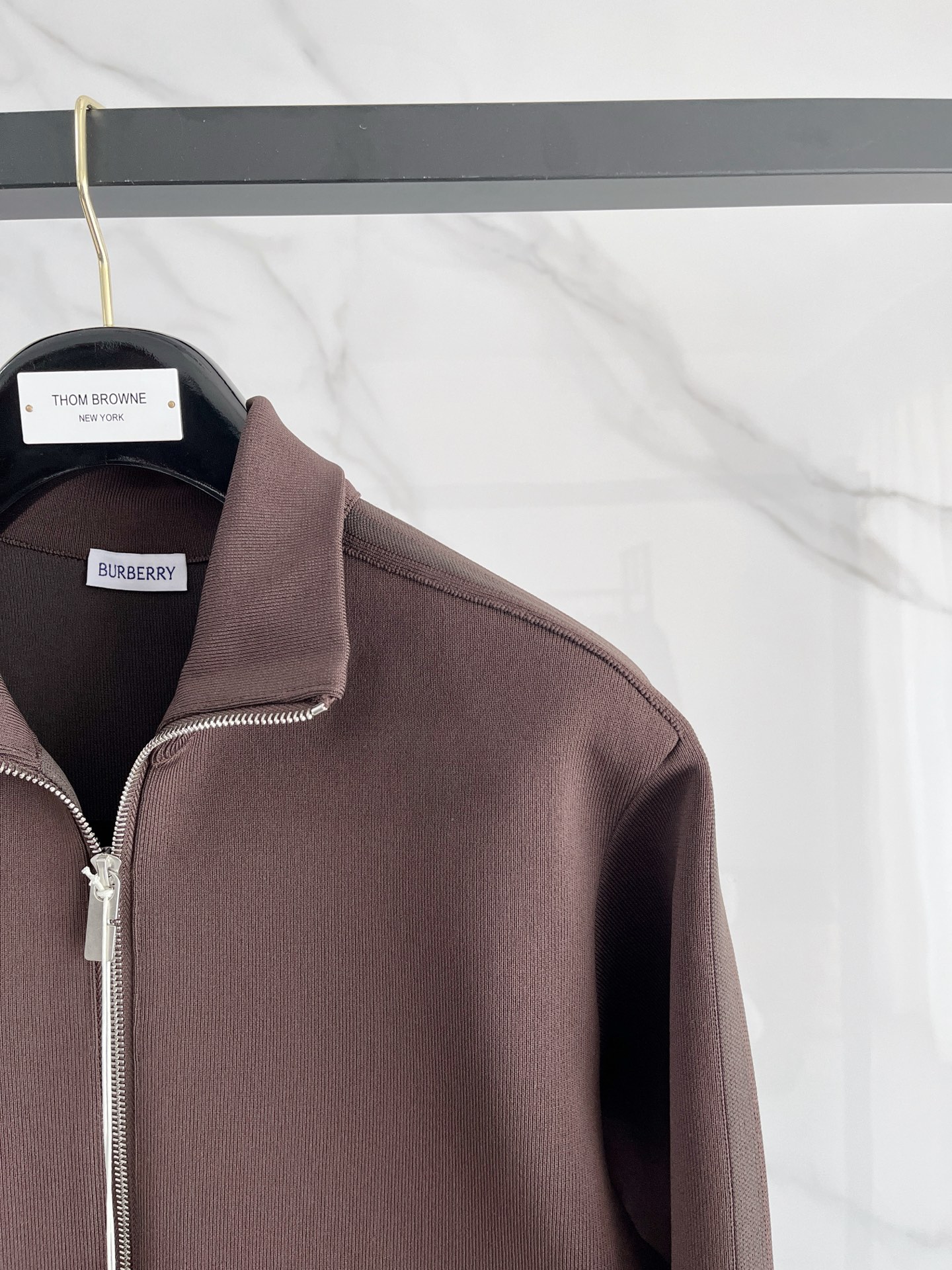 。Burb@rry FW25 纯色立领拉链长袖夹克外套 男款 海军蓝M-3XL面料涤纶版型合身厚度适中款