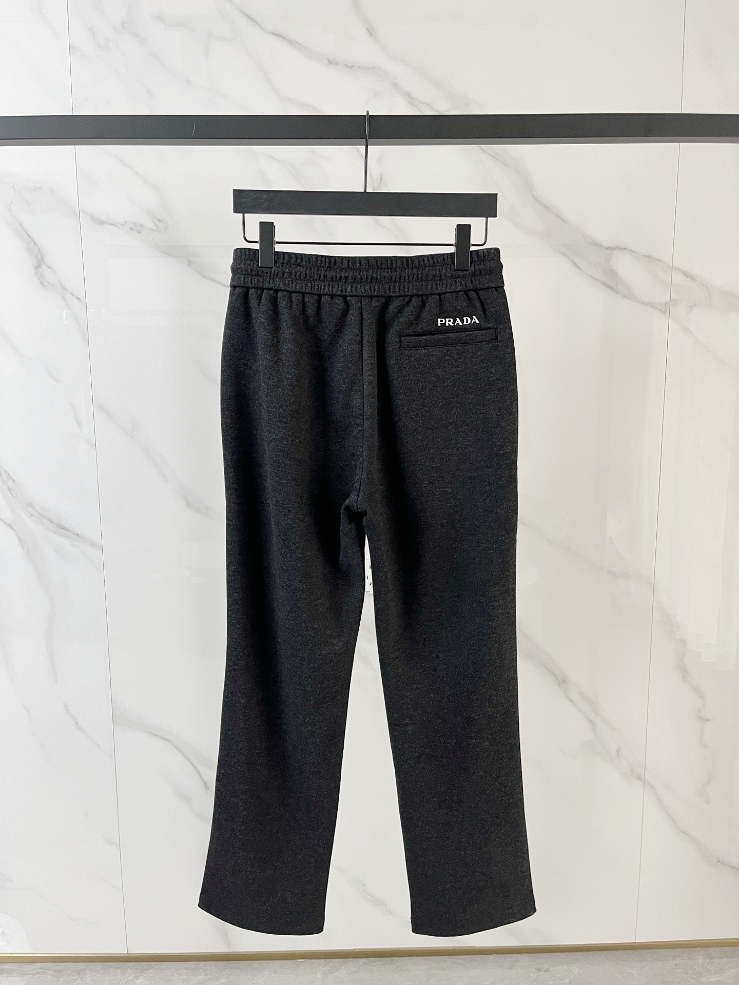 普拉达一套发售 独家首发❤️高端原单品质老钱风穿搭 重磅羊毛羊绒套装！飞行夹克拉链翻领羊绒外套搭配 直筒