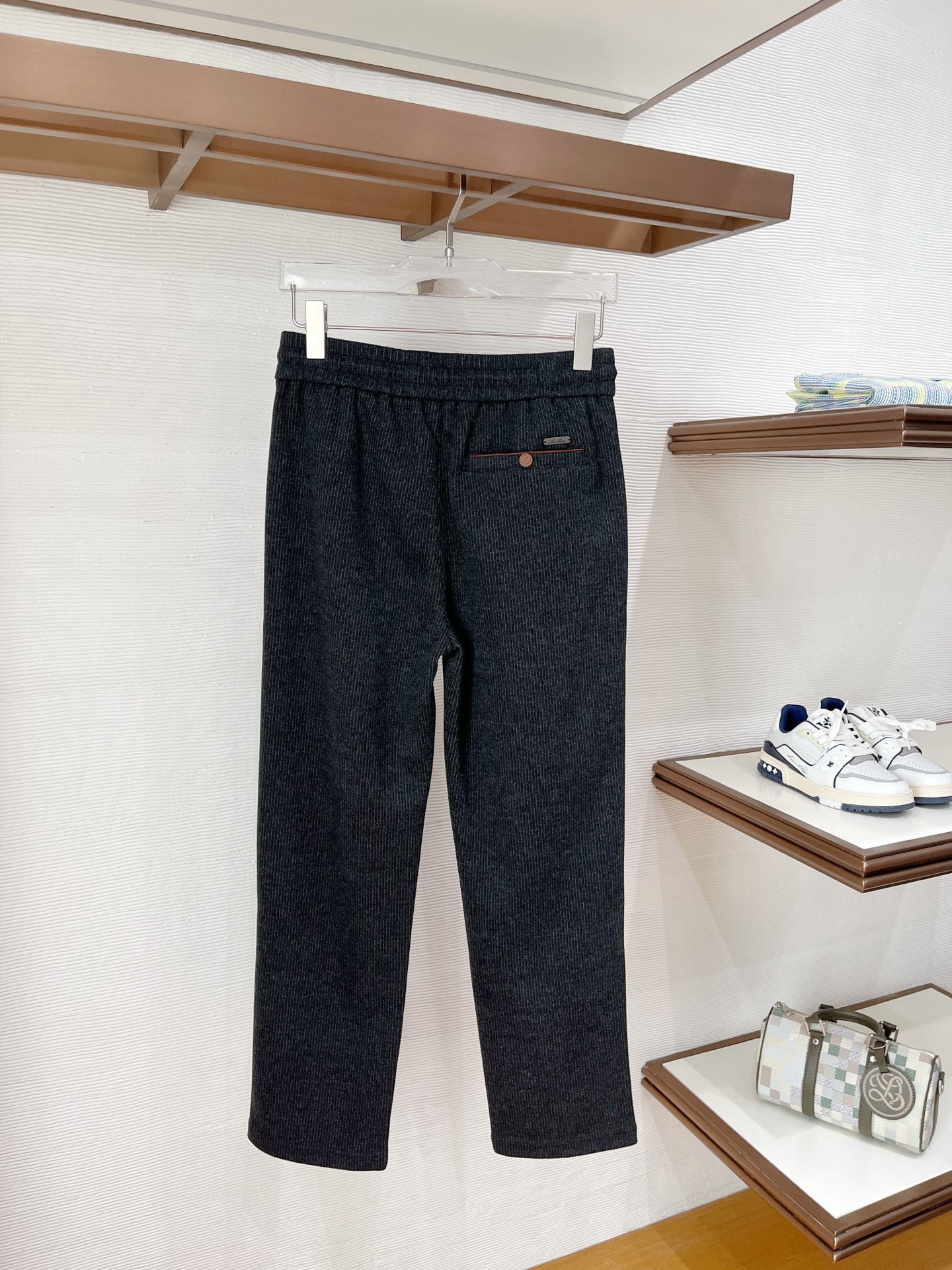 Lo*ro Pi*na诺 u翩雅 2025秋冬 全品相订单，保暖有型 羊毛呢混纺松紧腰直脚休闲裤 经典百