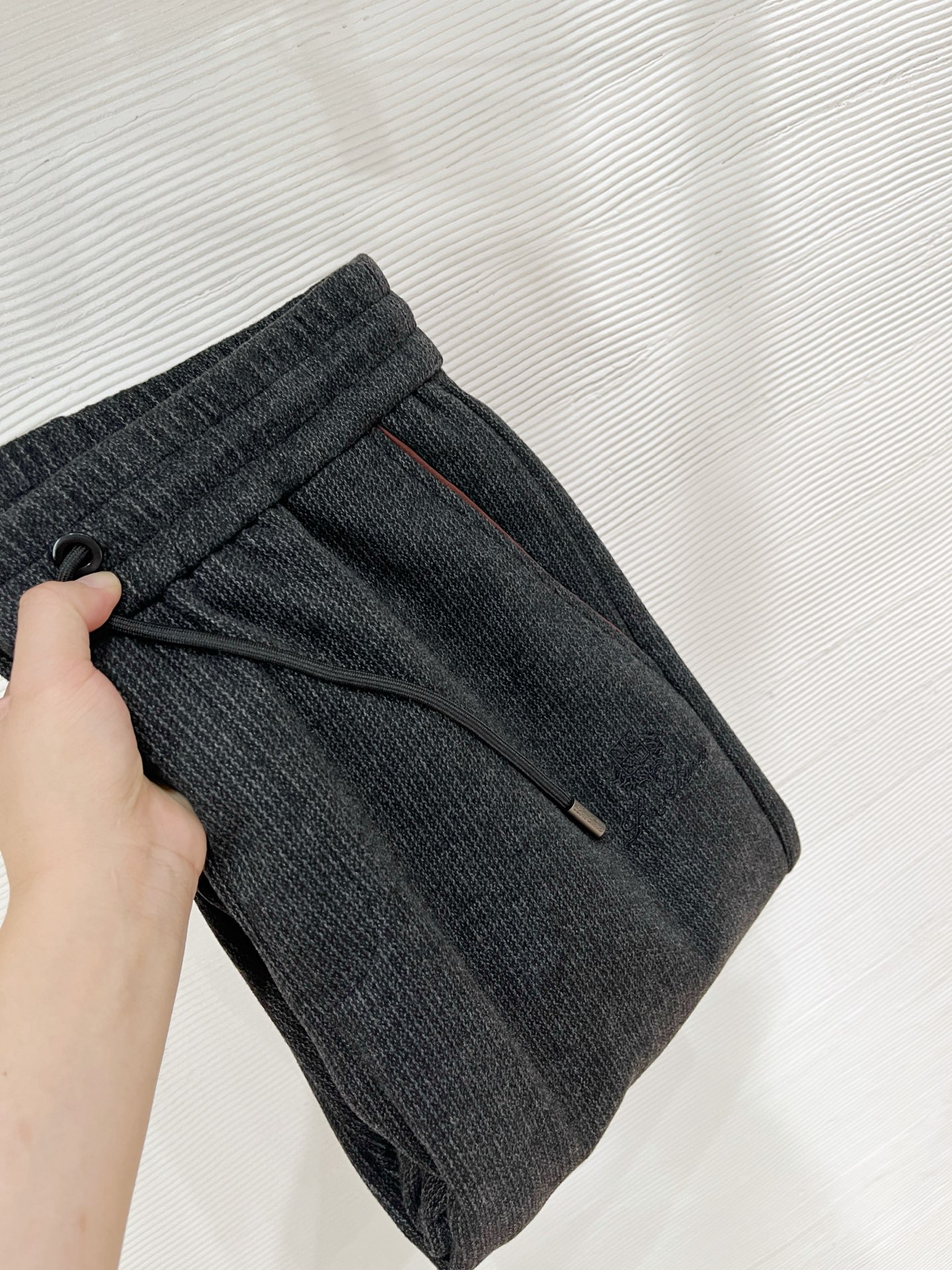 Lo*ro Pi*na诺 u翩雅 2025秋冬 全品相订单，保暖有型 羊毛呢混纺松紧腰直脚休闲裤 经典百