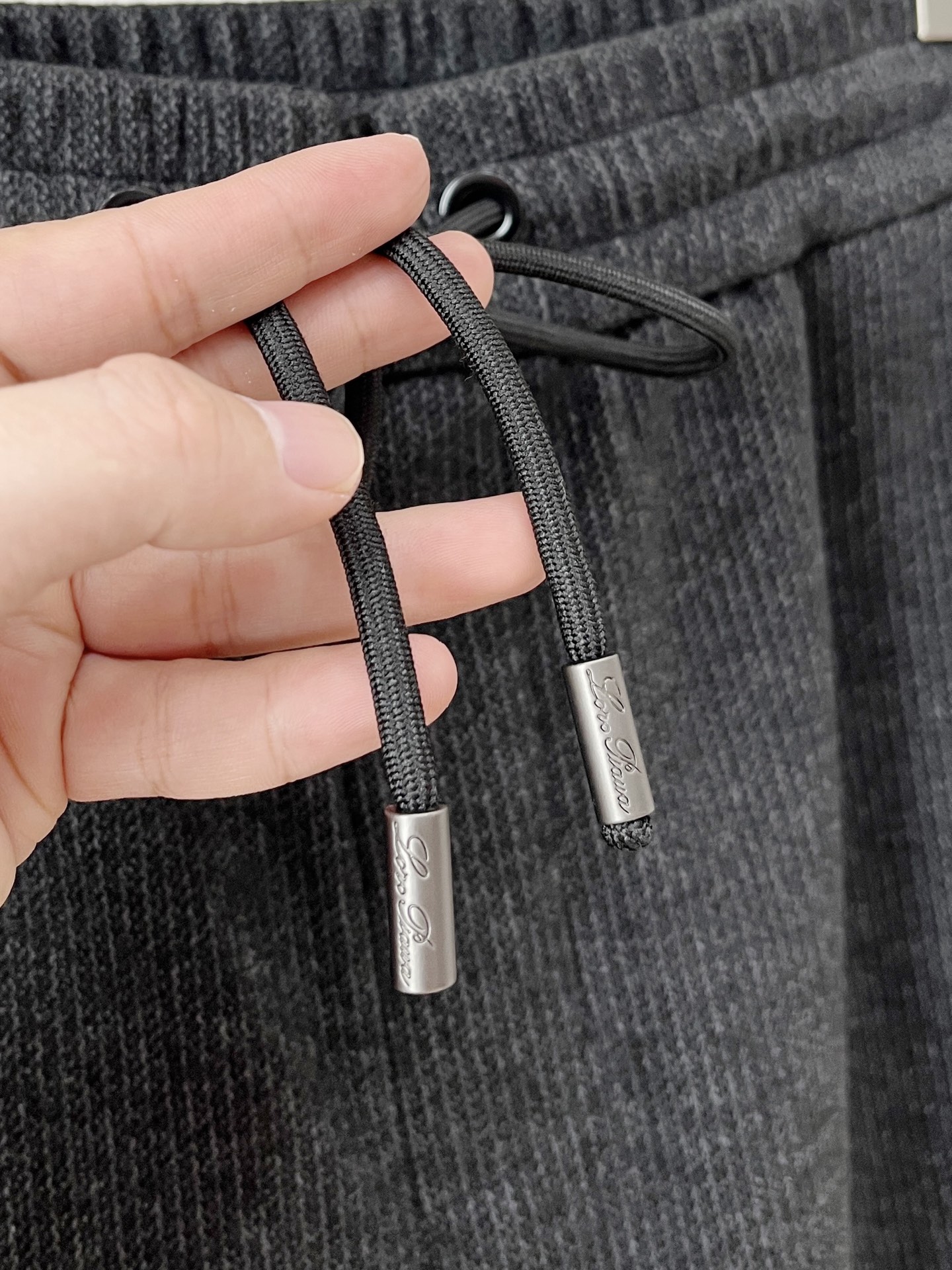 Lo*ro Pi*na诺 u翩雅 2025秋冬 全品相订单，保暖有型 羊毛呢混纺松紧腰直脚休闲裤 经典百