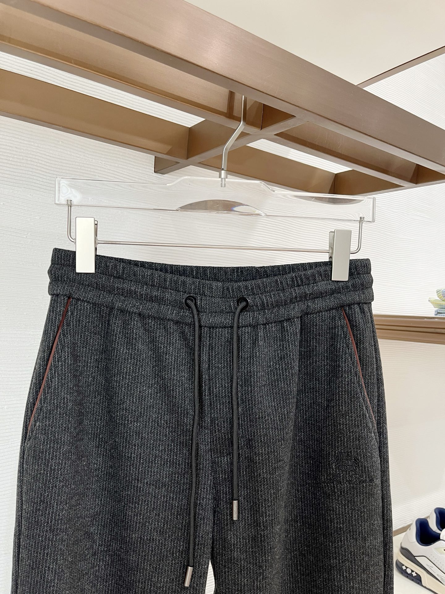 Lo*ro Pi*na诺 u翩雅 2025秋冬 全品相订单，保暖有型 羊毛呢混纺松紧腰直脚休闲裤 经典百