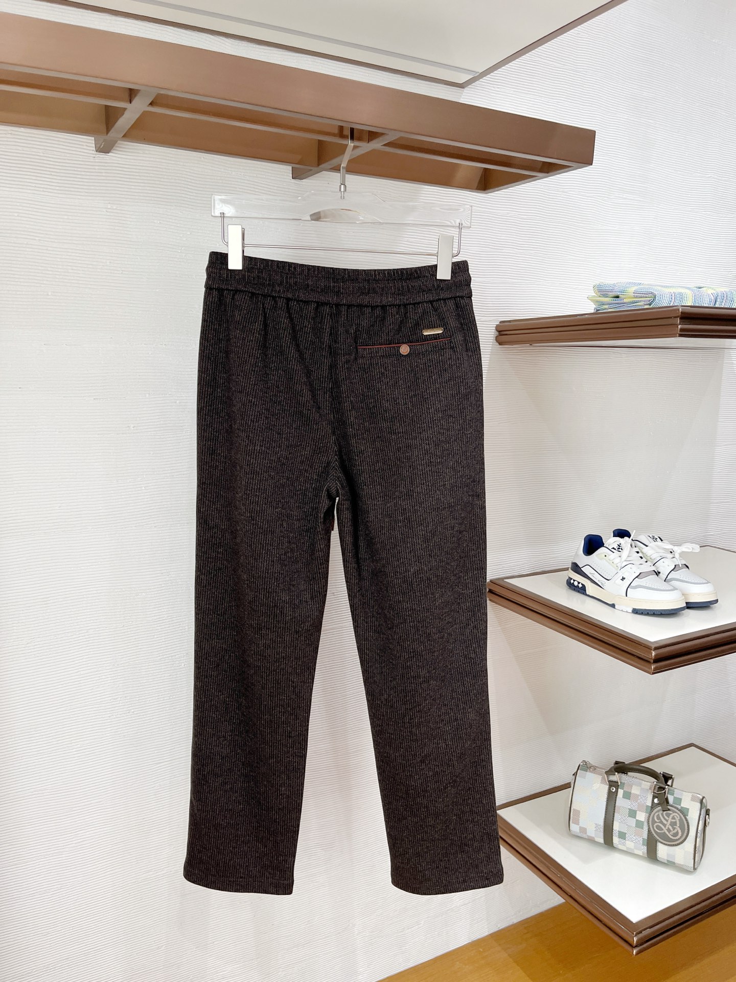 Lo*ro Pi*na诺 u翩雅 2025秋冬 全品相订单，保暖有型 羊毛呢混纺松紧腰直脚休闲裤 经典百