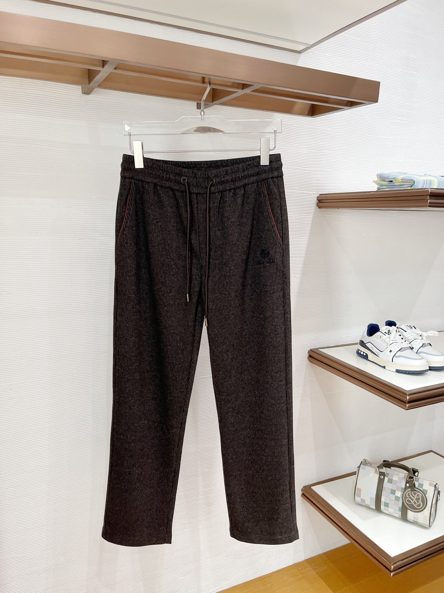 Lo*ro Pi*na诺 u翩雅 2025秋冬 全品相订单，保暖有型 羊毛呢混纺松紧腰直脚休闲裤 经典百