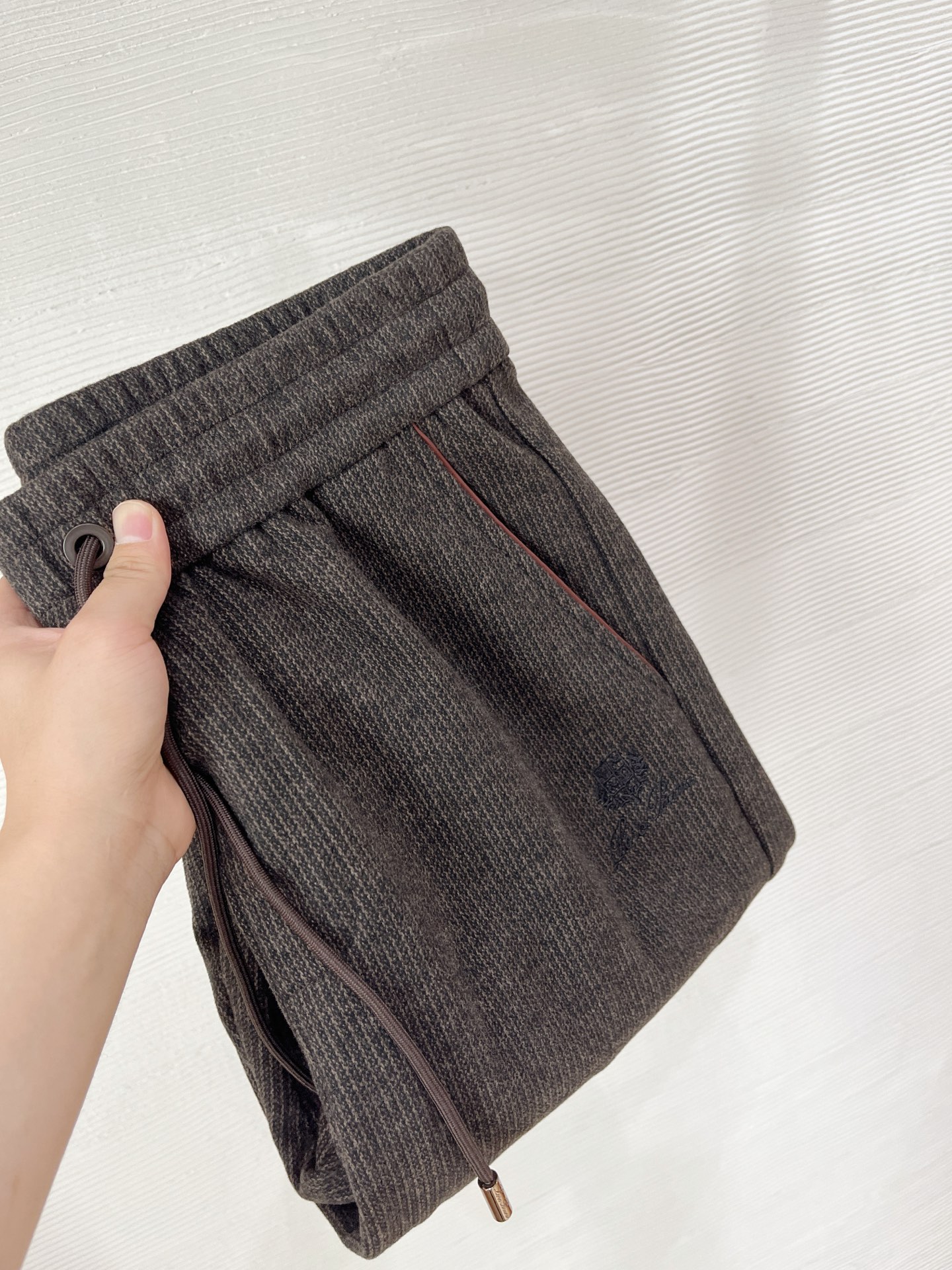 Lo*ro Pi*na诺 u翩雅 2025秋冬 全品相订单，保暖有型 羊毛呢混纺松紧腰直脚休闲裤 经典百