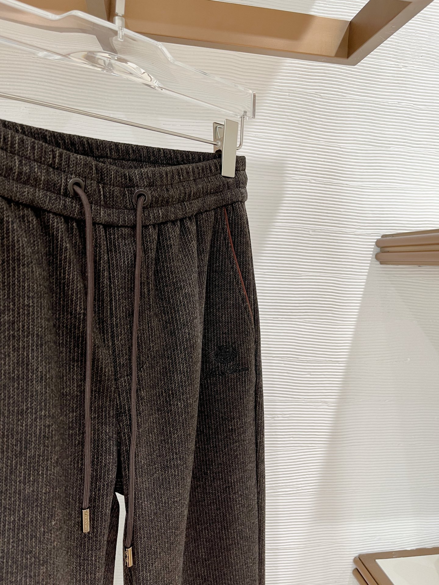 Lo*ro Pi*na诺 u翩雅 2025秋冬 全品相订单，保暖有型 羊毛呢混纺松紧腰直脚休闲裤 经典百