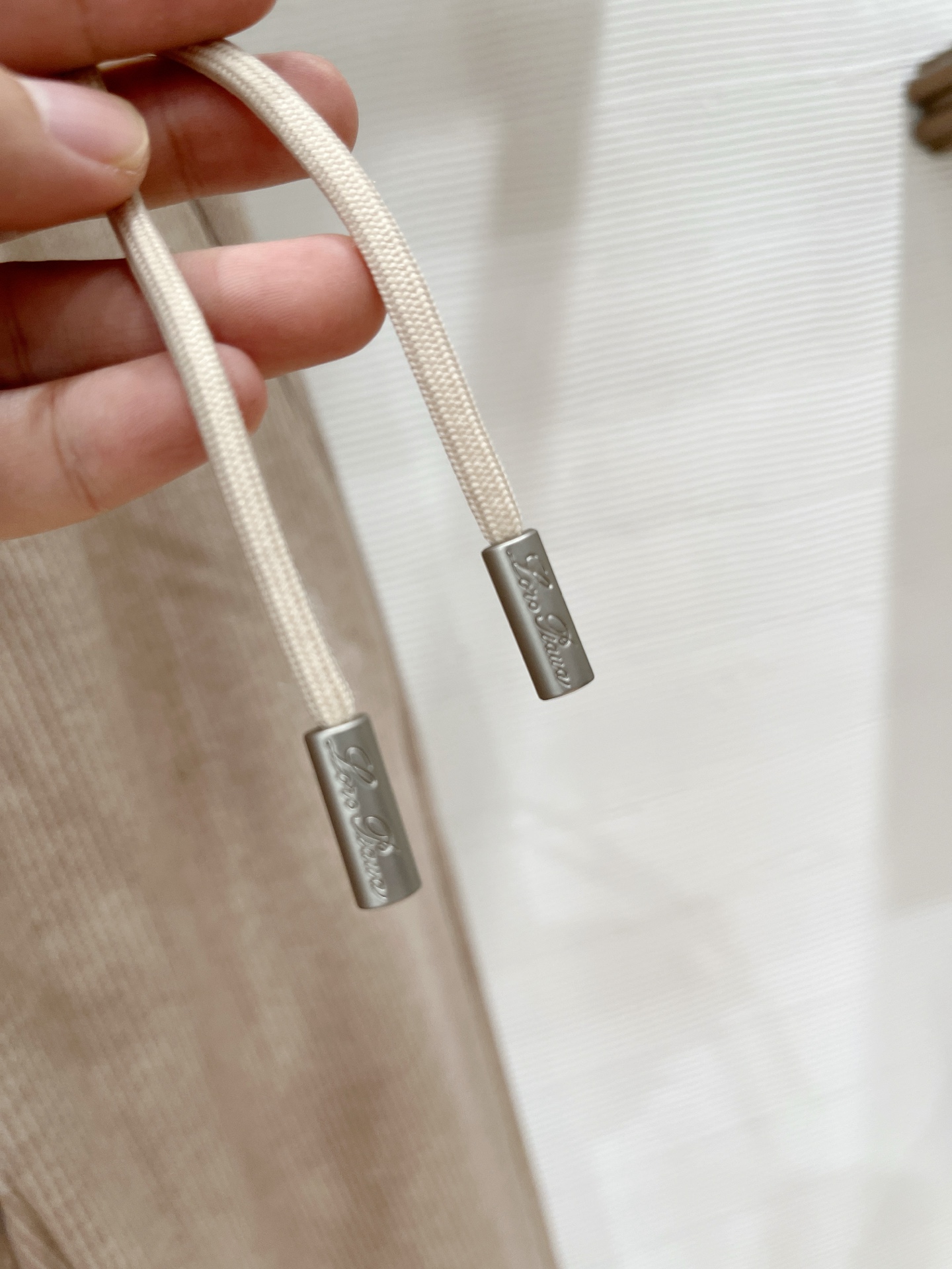 Lo*ro Pi*na诺 u翩雅 2025秋冬 全品相订单，保暖有型 羊毛呢混纺松紧腰直脚休闲裤 经典百