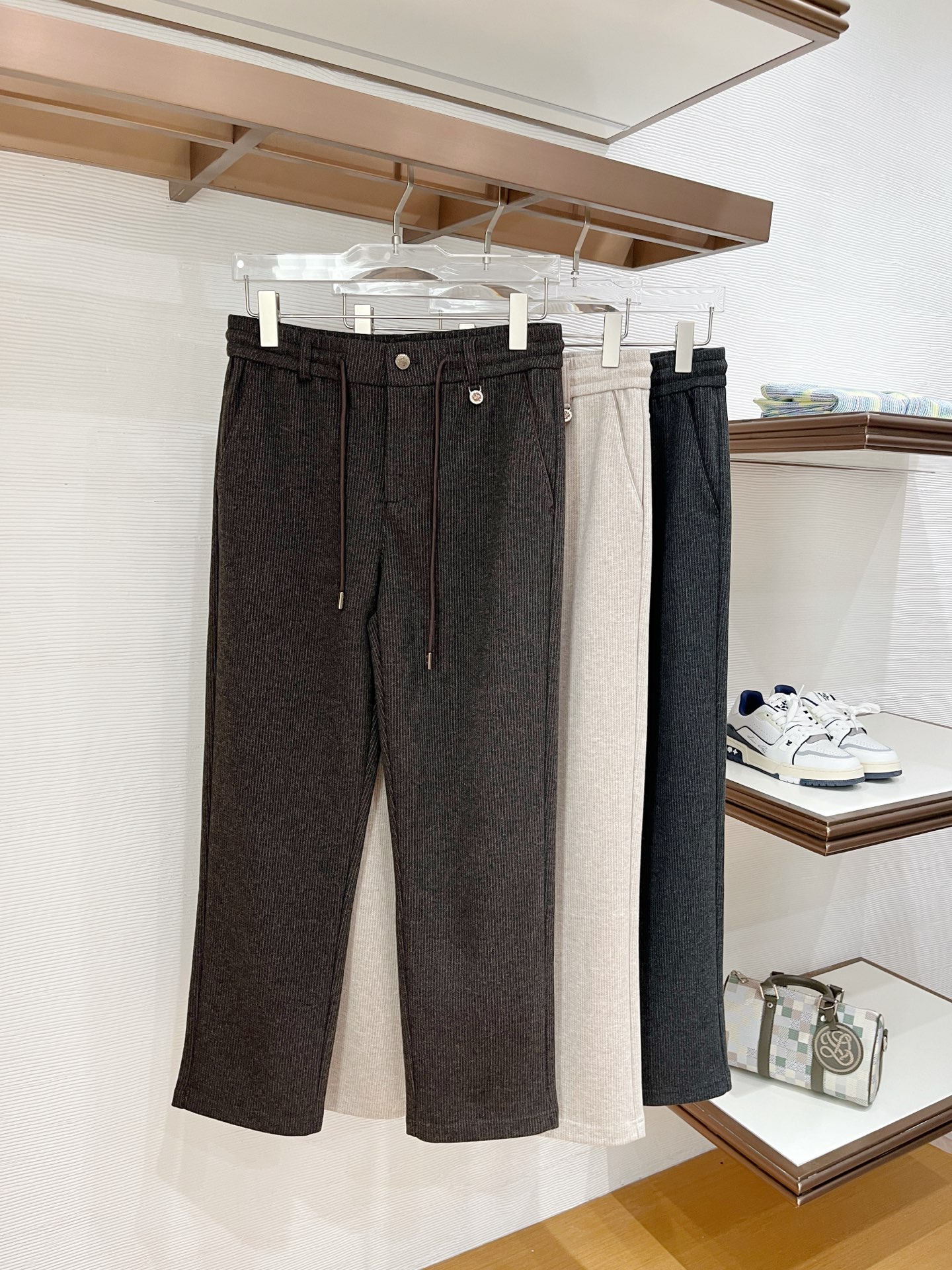 Lo*ro Pi*na诺 u翩雅 2025秋冬 全品相订单，保暖有型 羊毛呢混纺松紧腰直脚休闲裤 经典百