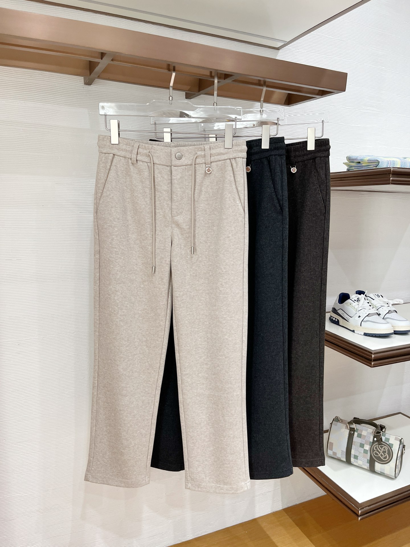 Lo*ro Pi*na诺 u翩雅 2025秋冬 全品相订单，保暖有型 羊毛呢混纺松紧腰直脚休闲裤 经典百