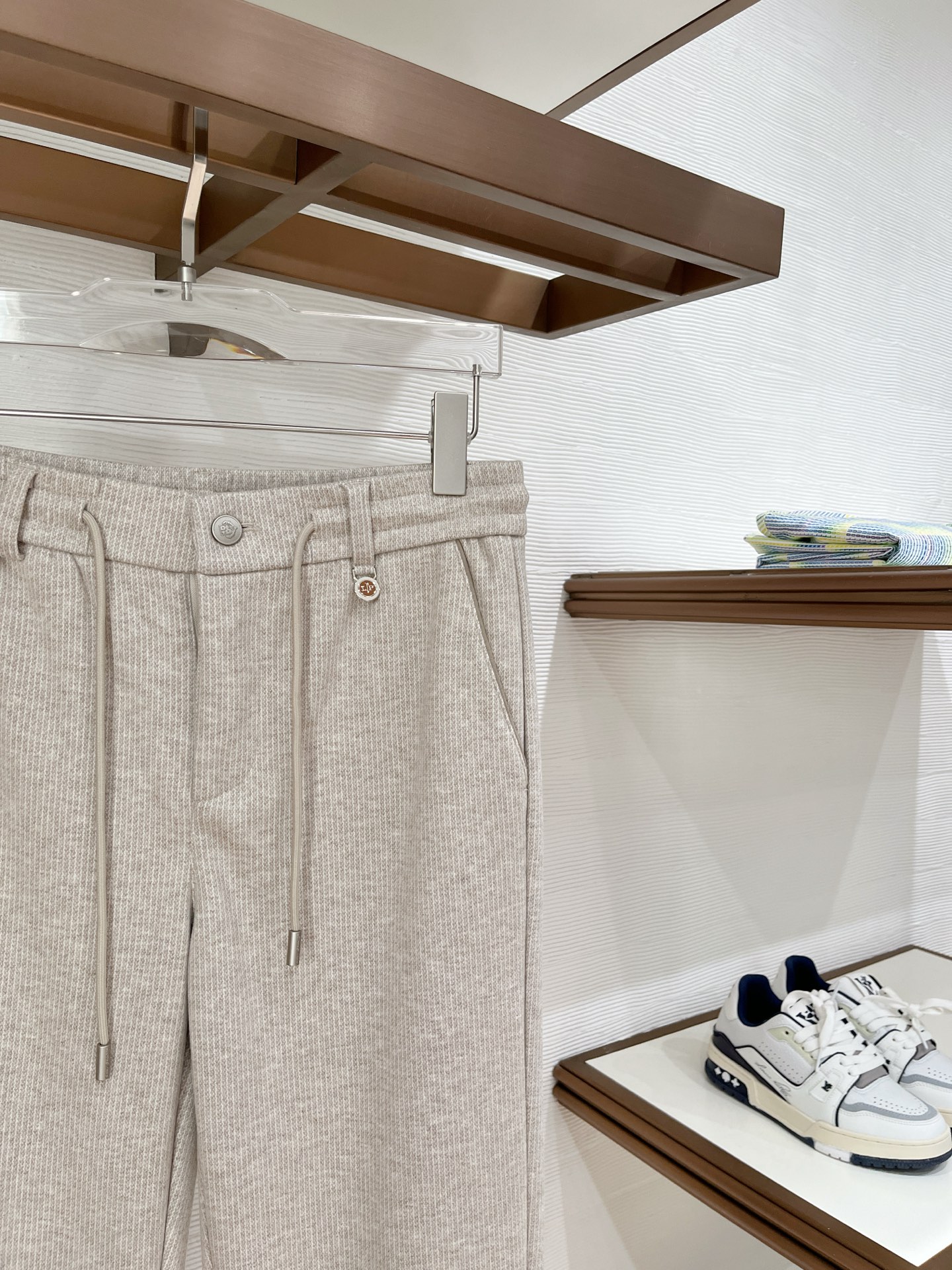 Lo*ro Pi*na诺 u翩雅 2025秋冬 全品相订单，保暖有型 羊毛呢混纺松紧腰直脚休闲裤 经典百