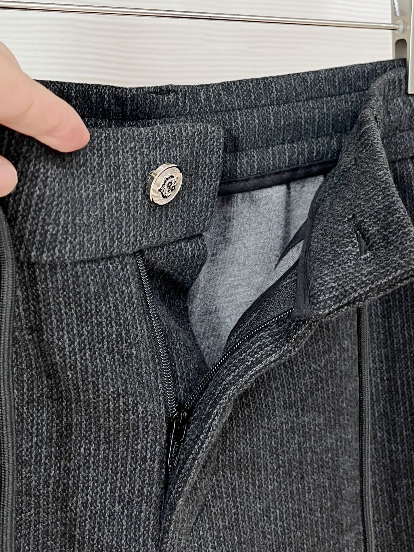 Lo*ro Pi*na诺 u翩雅 2025秋冬 全品相订单，保暖有型 羊毛呢混纺松紧腰直脚休闲裤 经典百