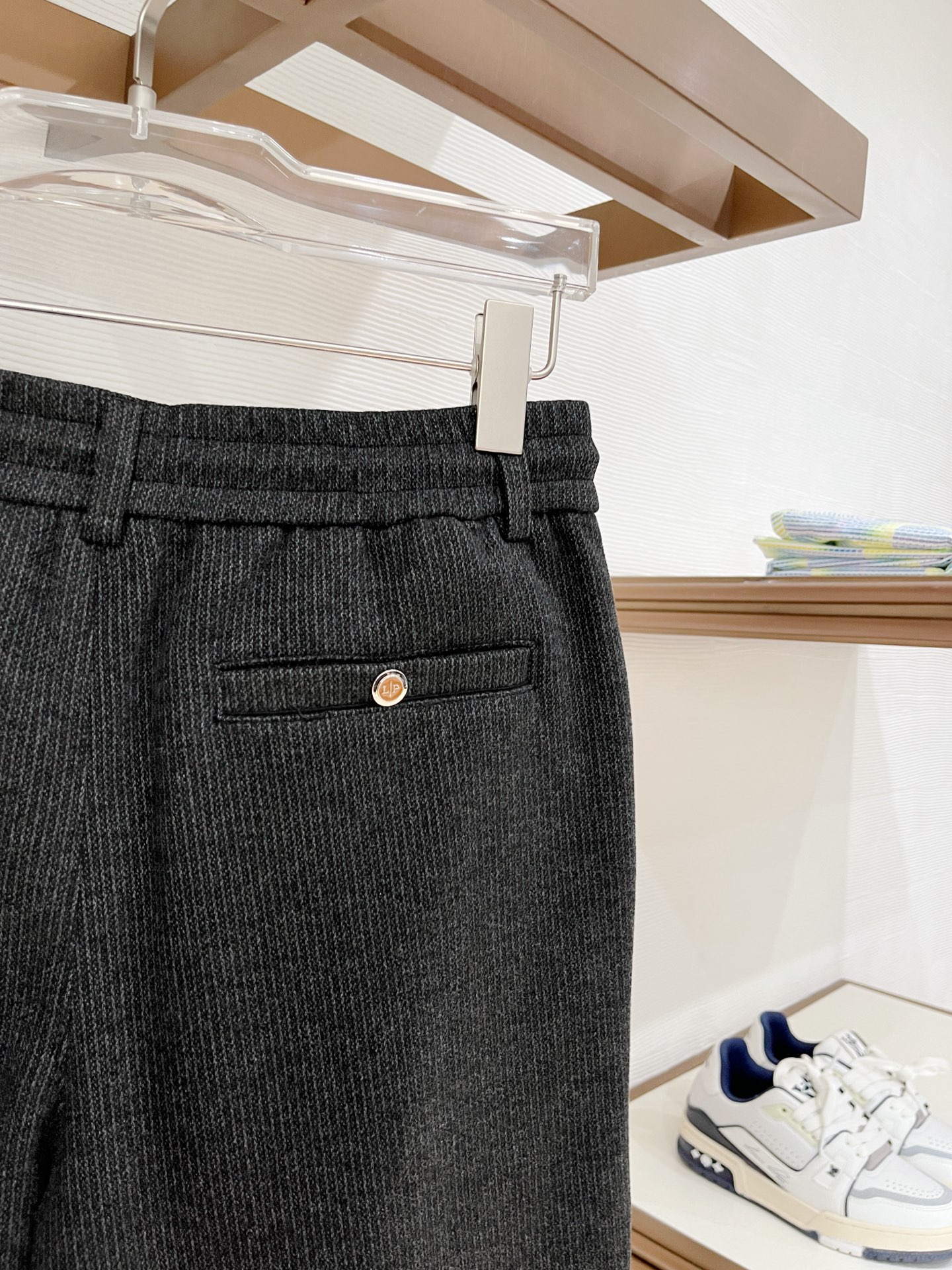 Lo*ro Pi*na诺 u翩雅 2025秋冬 全品相订单，保暖有型 羊毛呢混纺松紧腰直脚休闲裤 经典百