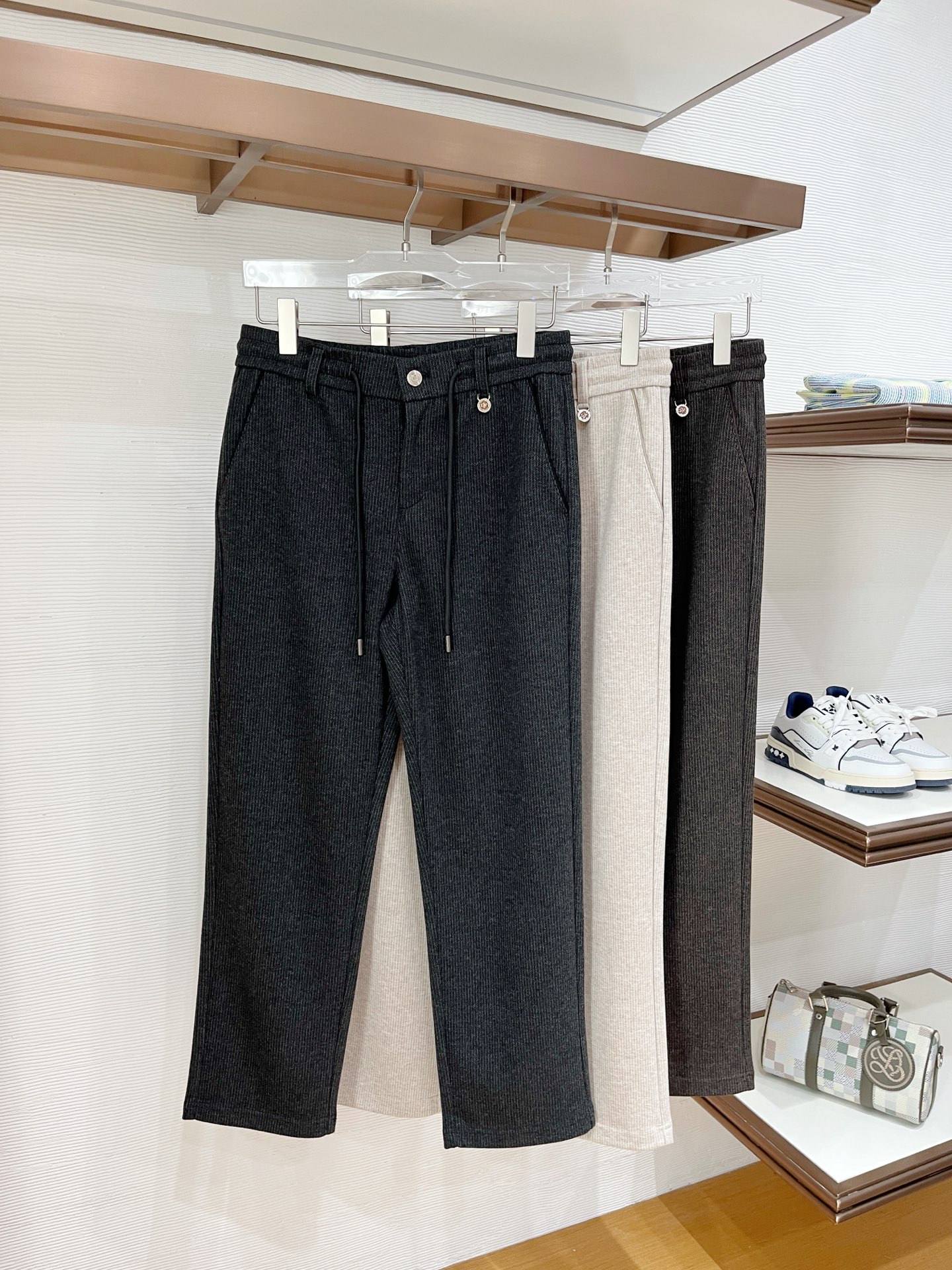 Lo*ro Pi*na诺 u翩雅 2025秋冬 全品相订单，保暖有型 羊毛呢混纺松紧腰直脚休闲裤 经典百