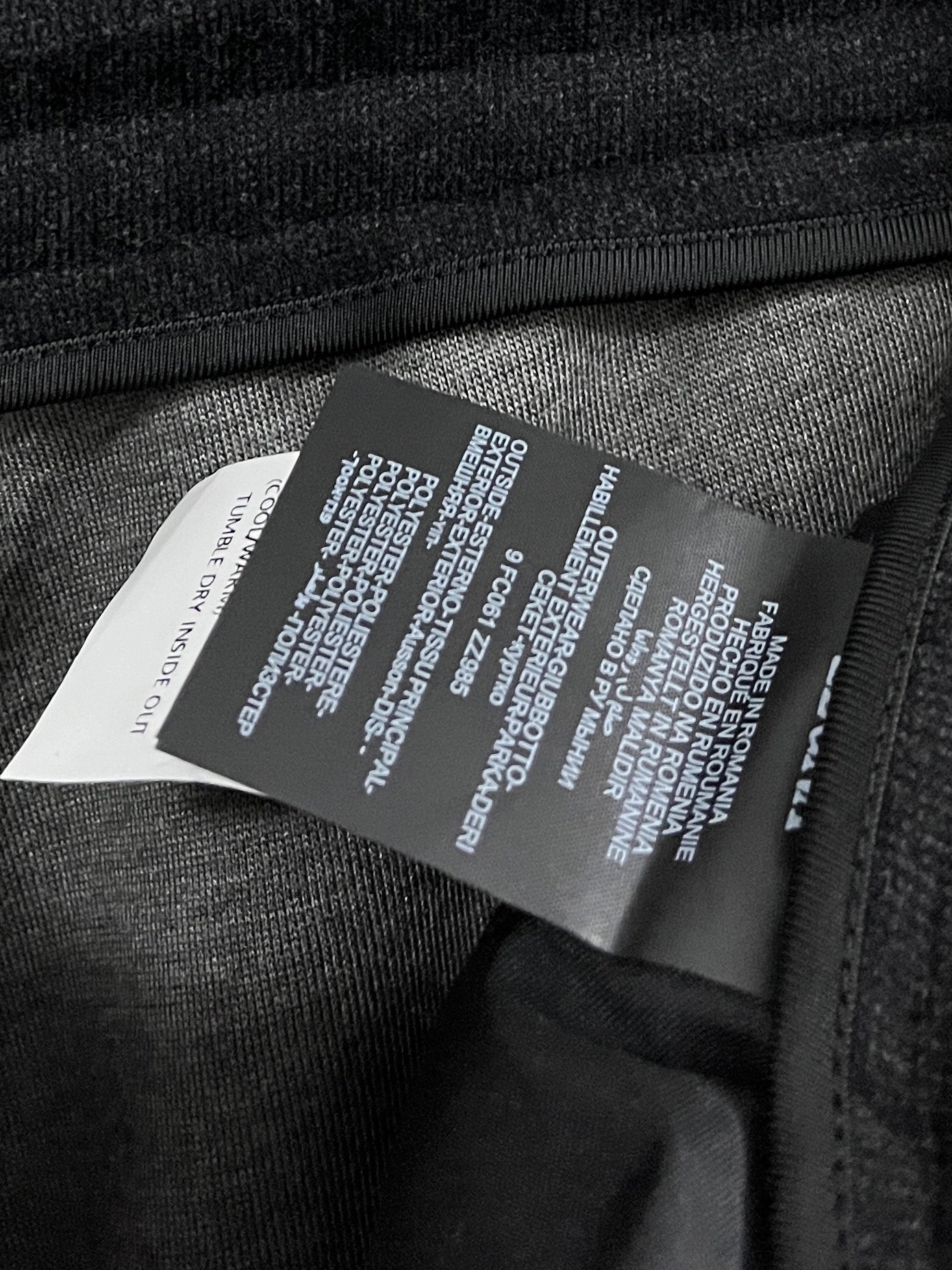 Zz杰尼*亚🔥秋冬新款男士直筒运动裤，羊绒羊毛混纺面料、三标齐、松紧腰抽绳、两侧拉链口袋设计，合体的裁剪