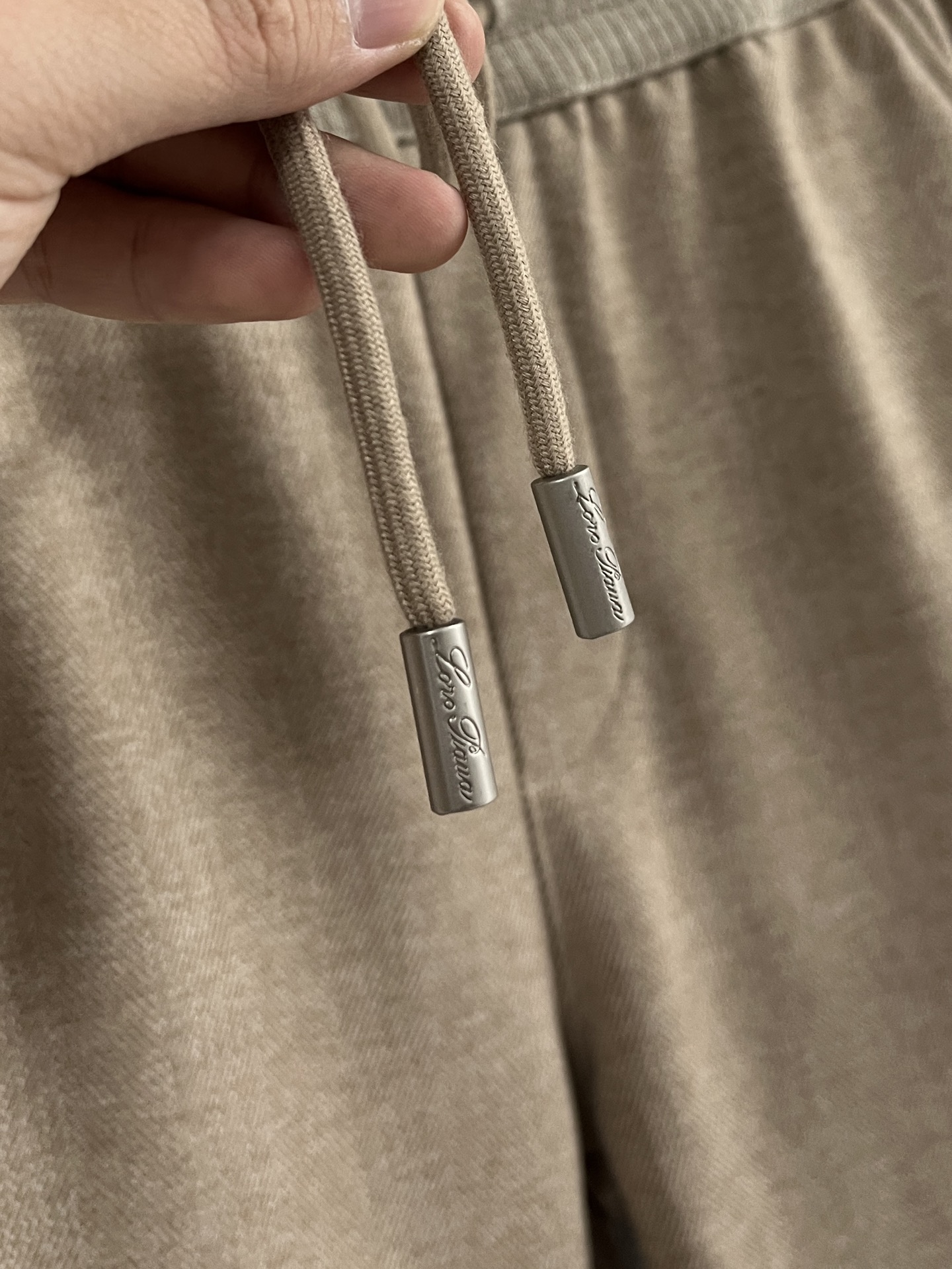 Lo*ro Pi*na诺 u翩雅 2025秋冬 全品相订单，保暖有型 羊毛呢混纺松紧腰直脚休闲裤 经典百