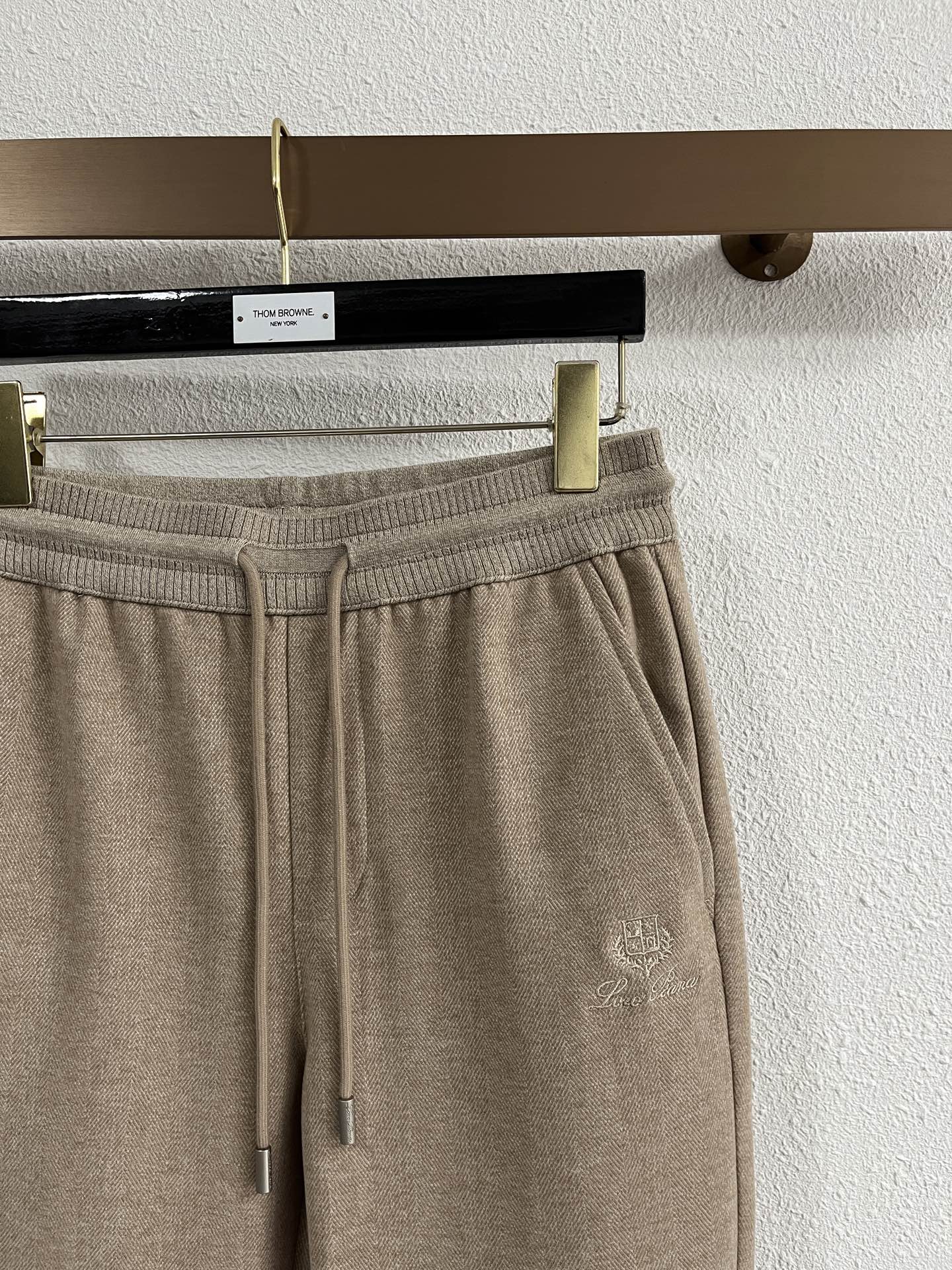 Lo*ro Pi*na诺 u翩雅 2025秋冬 全品相订单，保暖有型 羊毛呢混纺松紧腰直脚休闲裤 经典百