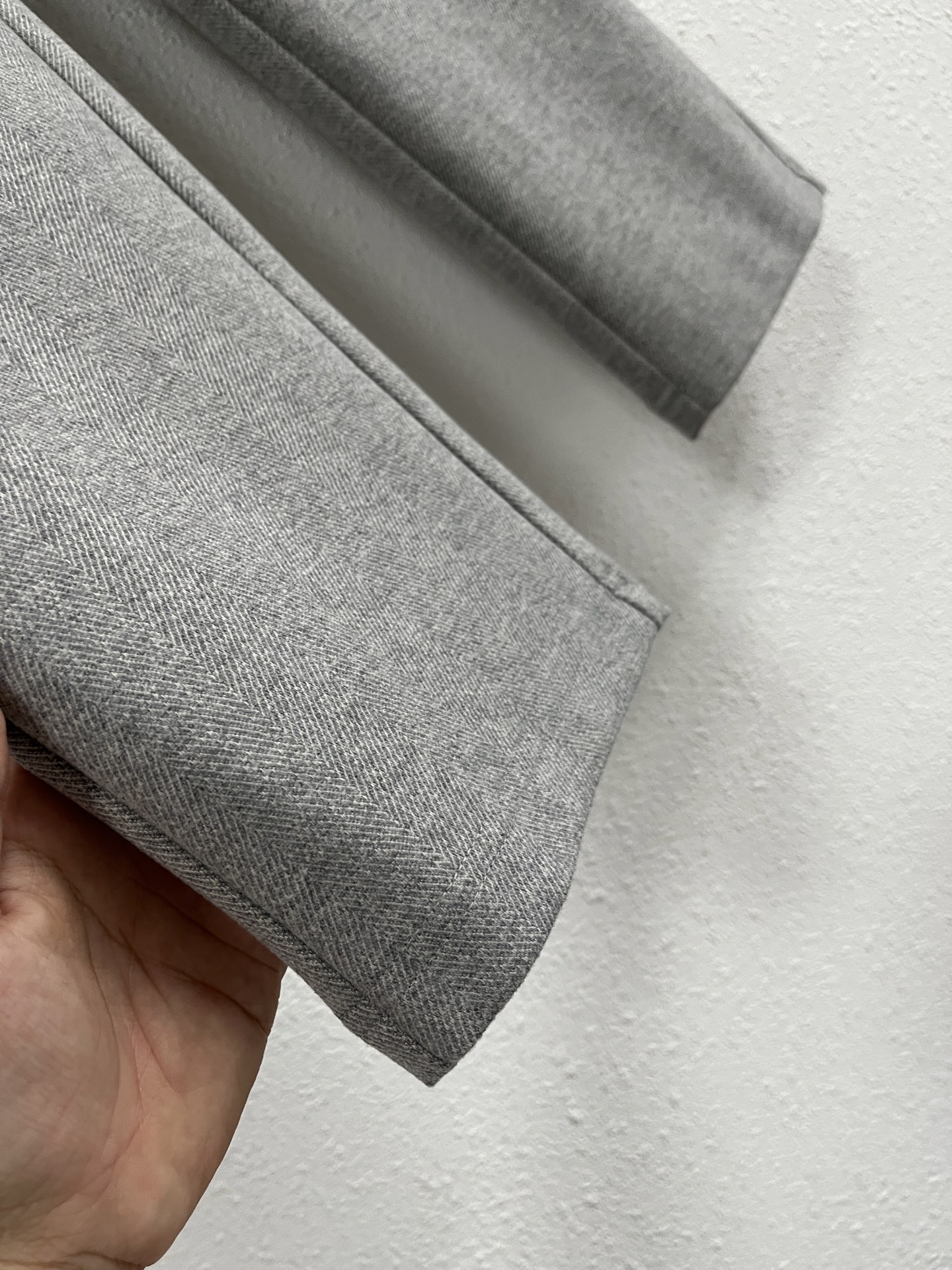 Lo*ro Pi*na诺 u翩雅 2025秋冬 全品相订单，保暖有型 羊毛呢混纺松紧腰直脚休闲裤 经典百