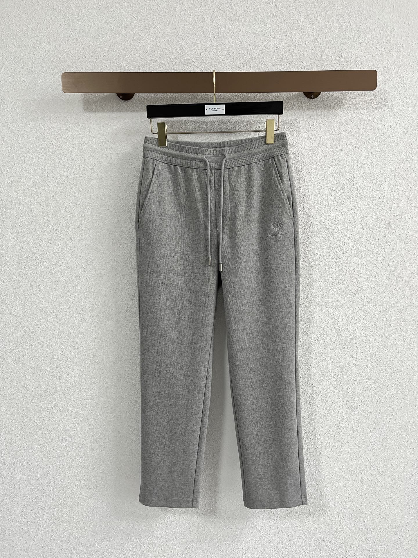 Lo*ro Pi*na诺 u翩雅 2025秋冬 全品相订单，保暖有型 羊毛呢混纺松紧腰直脚休闲裤 经典百