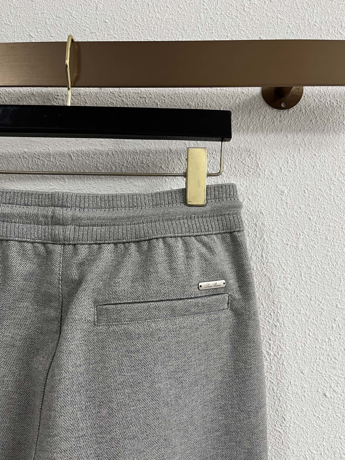 Lo*ro Pi*na诺 u翩雅 2025秋冬 全品相订单，保暖有型 羊毛呢混纺松紧腰直脚休闲裤 经典百