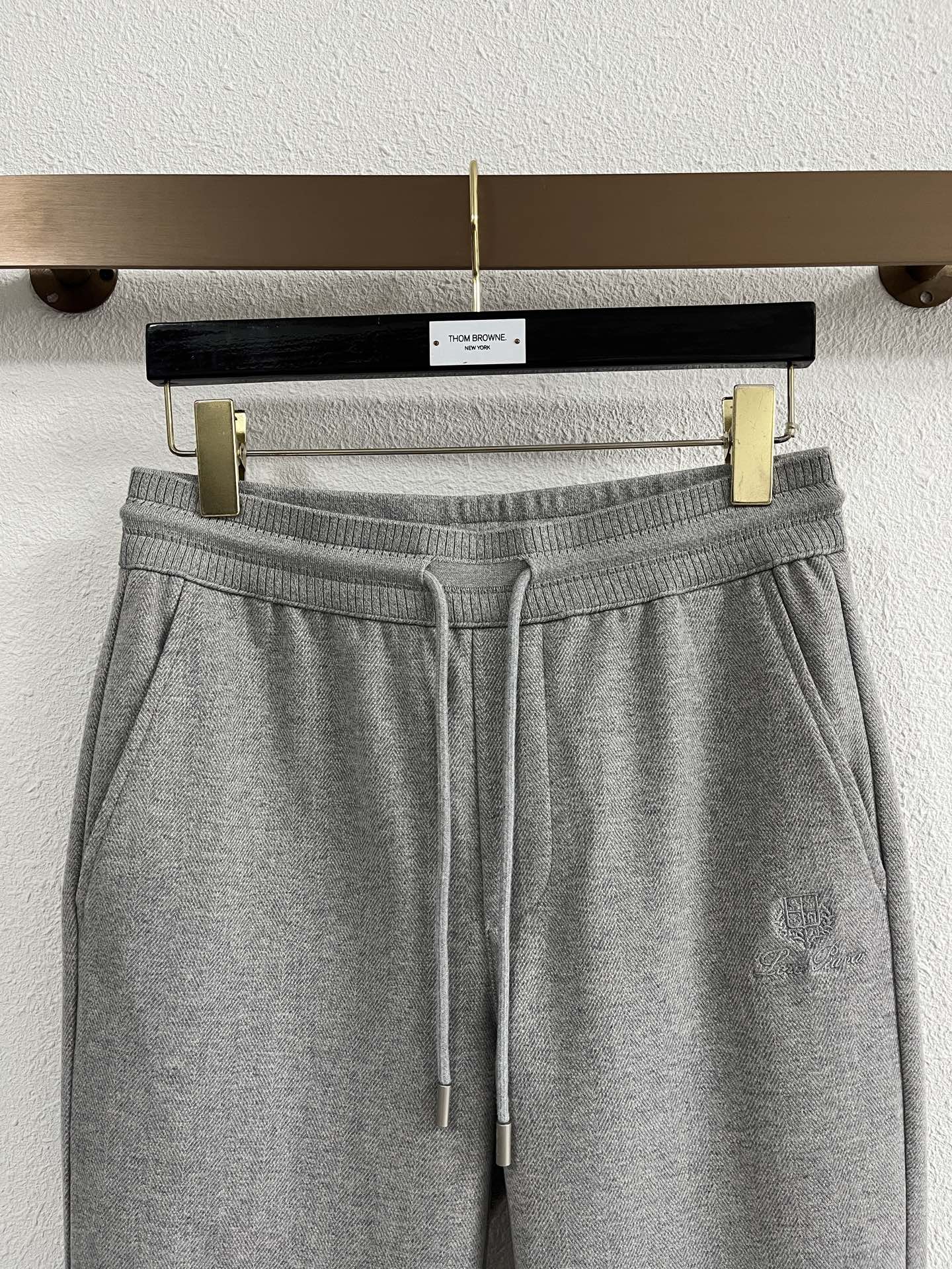 Lo*ro Pi*na诺 u翩雅 2025秋冬 全品相订单，保暖有型 羊毛呢混纺松紧腰直脚休闲裤 经典百