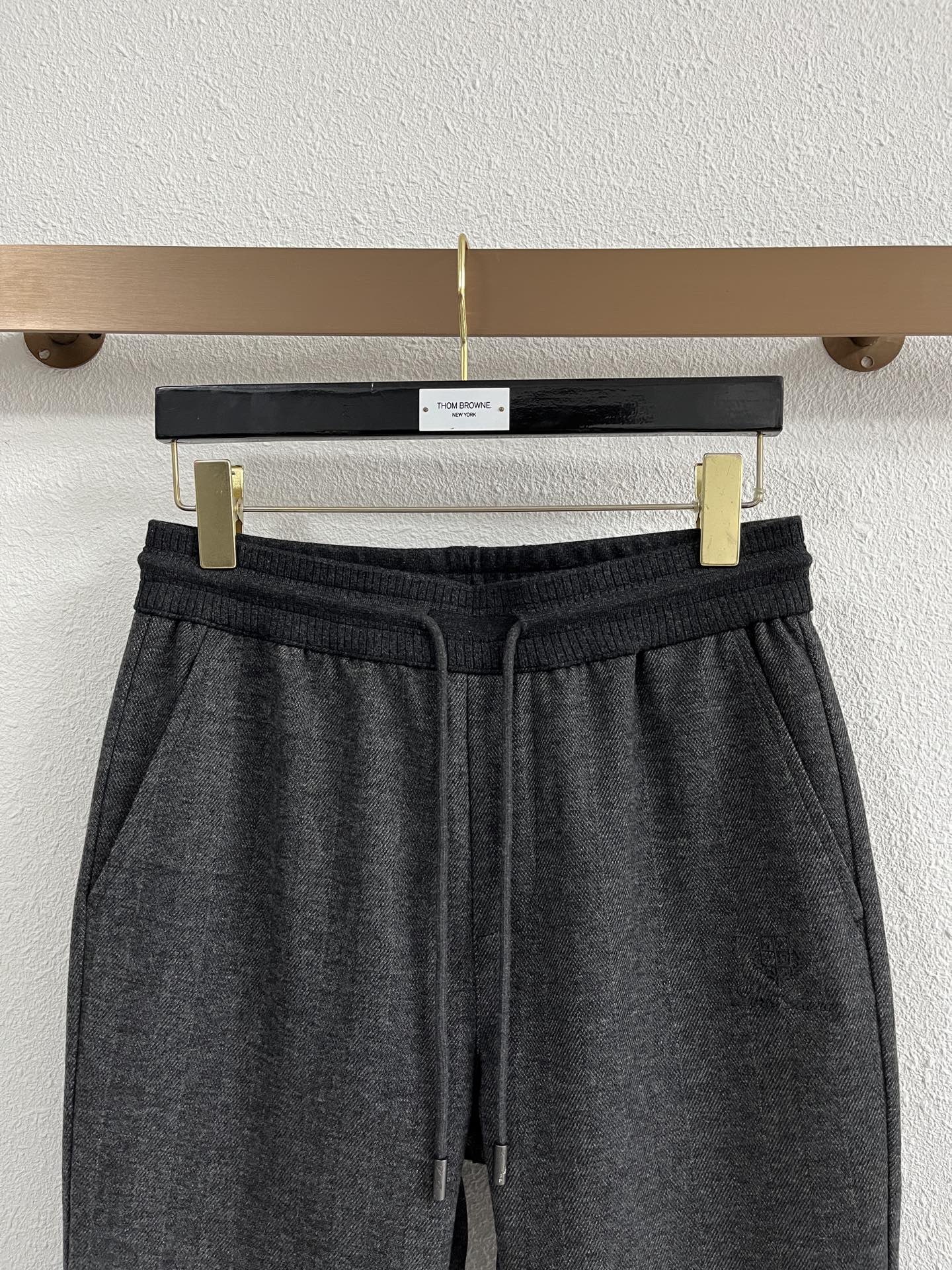 Lo*ro Pi*na诺 u翩雅 2025秋冬 全品相订单，保暖有型 羊毛呢混纺松紧腰直脚休闲裤 经典百