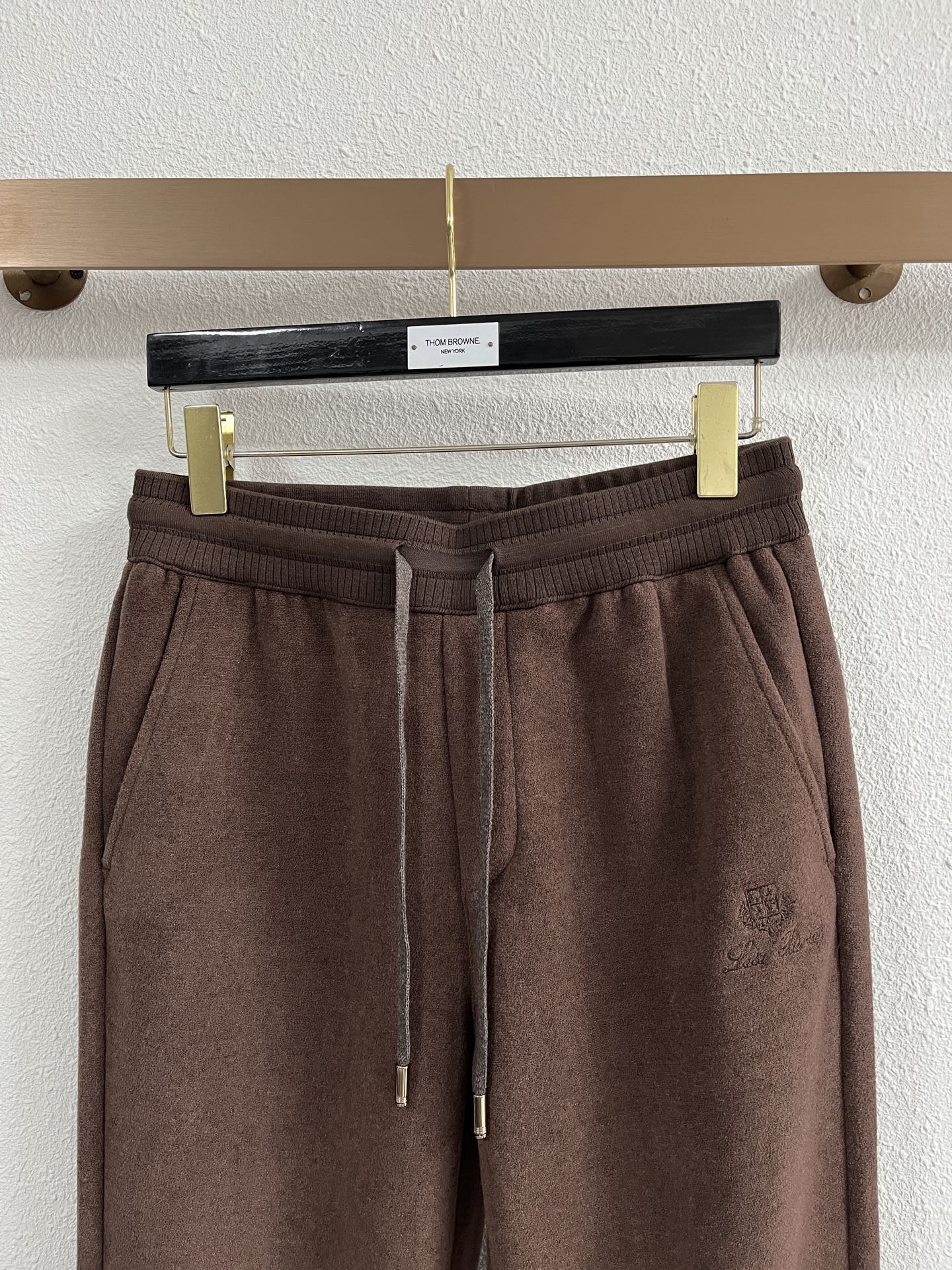 lp🆕 秋冬 ，保暖有型高密度毛巾面混纺松紧腰直脚休闲裤 经典百搭 标志刺绣的点缀，松紧腰抽绳 合体的剪