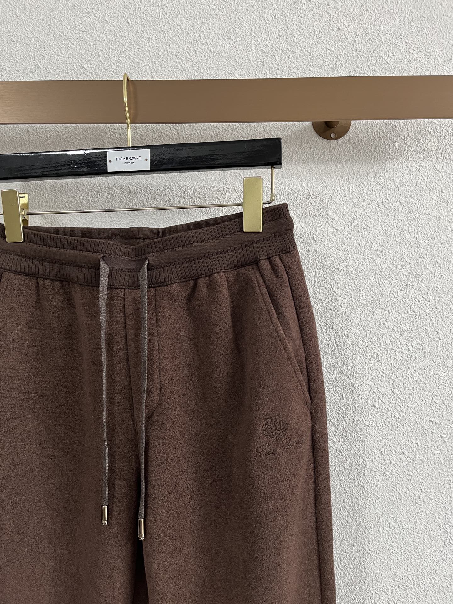 lp🆕 秋冬 ，保暖有型高密度毛巾面混纺松紧腰直脚休闲裤 经典百搭 标志刺绣的点缀，松紧腰抽绳 合体的剪