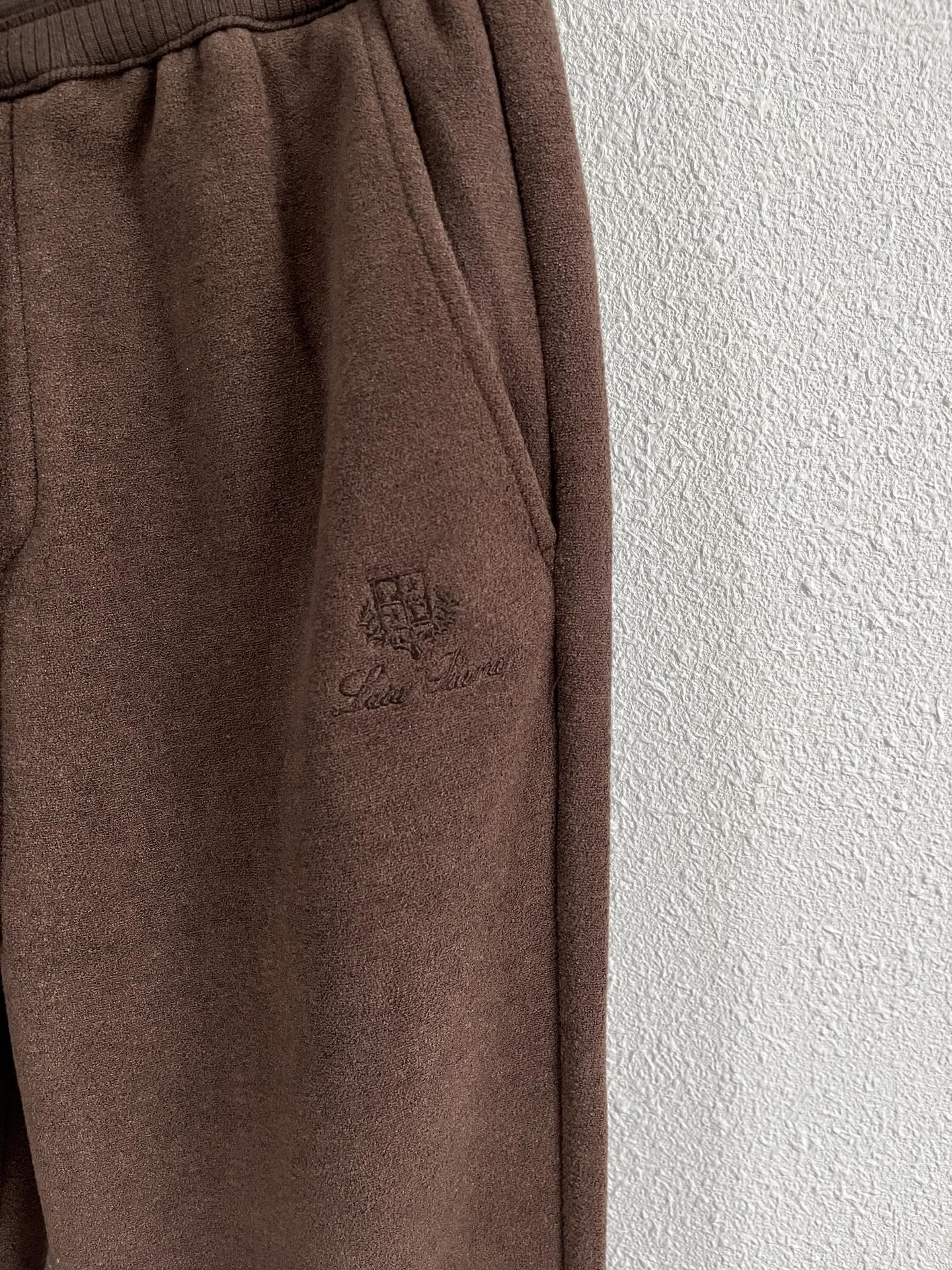 lp🆕 秋冬 ，保暖有型高密度毛巾面混纺松紧腰直脚休闲裤 经典百搭 标志刺绣的点缀，松紧腰抽绳 合体的剪