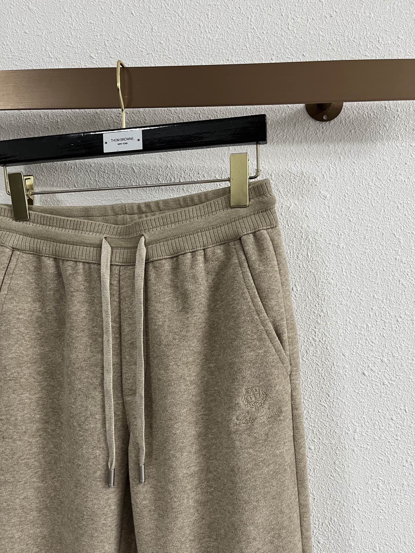 lp🆕 秋冬 ，保暖有型高密度毛巾面混纺松紧腰直脚休闲裤 经典百搭 标志刺绣的点缀，松紧腰抽绳 合体的剪