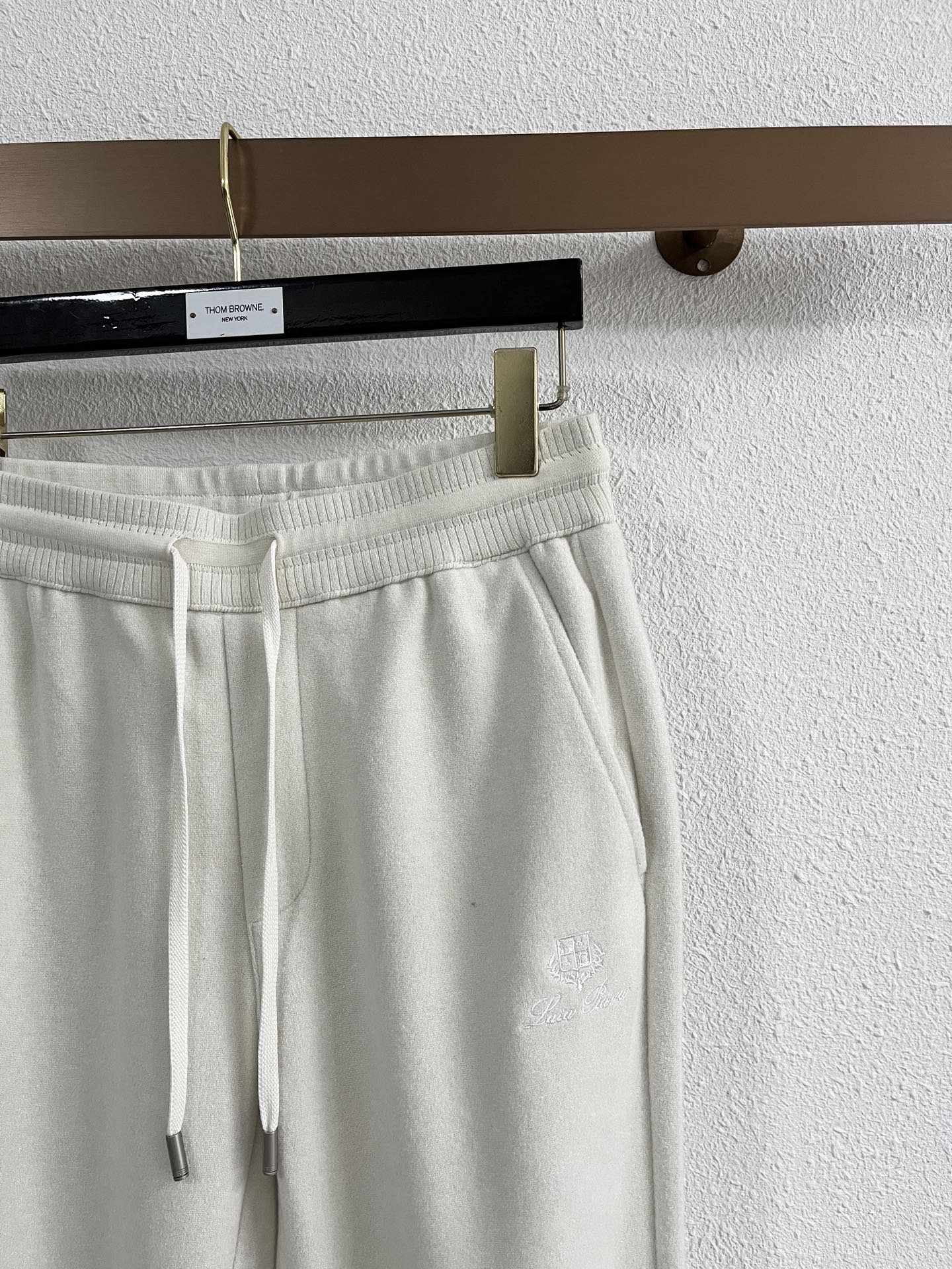 lp🆕 秋冬 ，保暖有型高密度毛巾面混纺松紧腰直脚休闲裤 经典百搭 标志刺绣的点缀，松紧腰抽绳 合体的剪