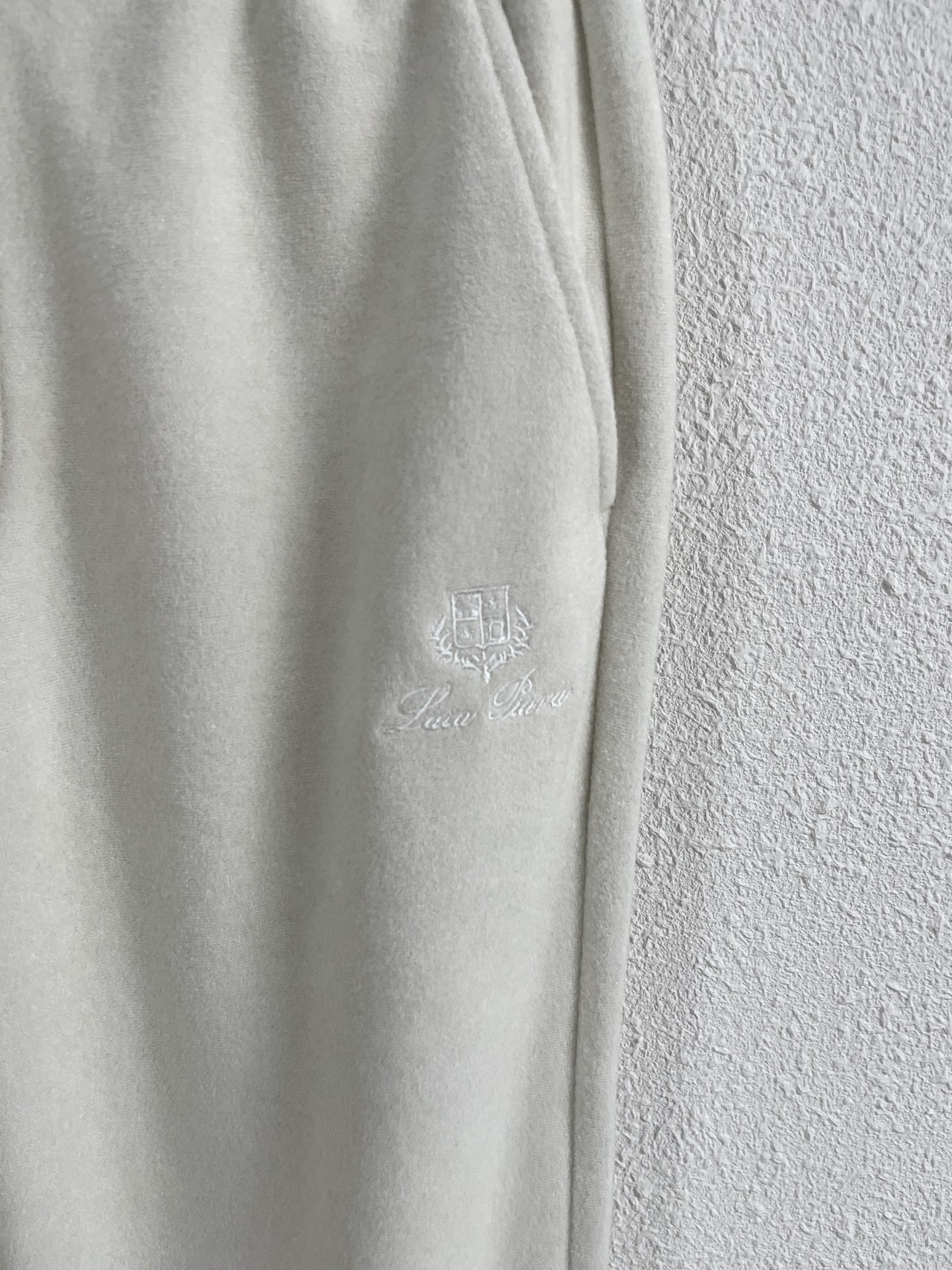 lp🆕 秋冬 ，保暖有型高密度毛巾面混纺松紧腰直脚休闲裤 经典百搭 标志刺绣的点缀，松紧腰抽绳 合体的剪