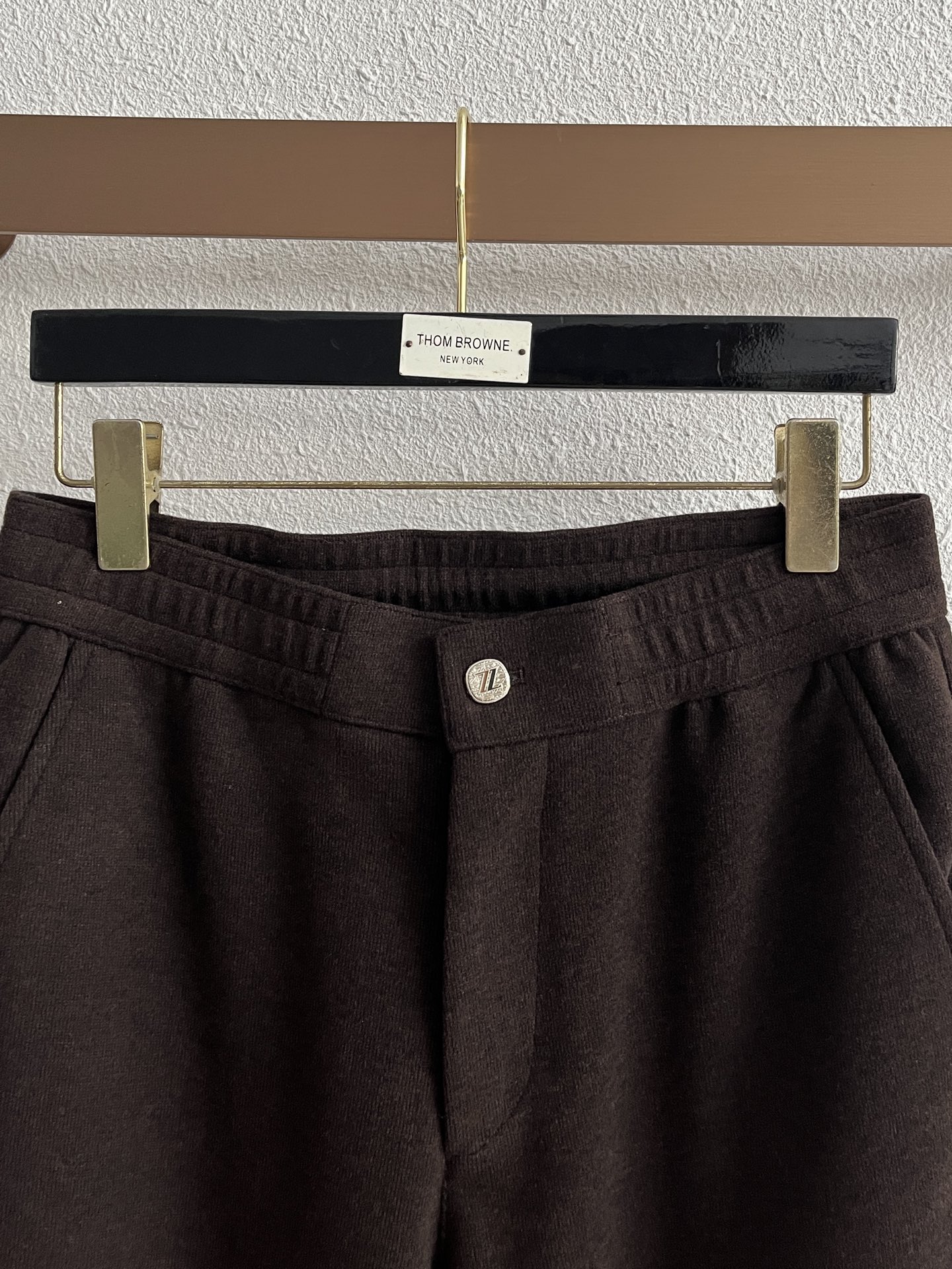 Zz杰尼*亚🔥秋冬新款男士直筒运动裤，羊绒羊毛混纺面料、三标齐、松紧腰抽绳、两侧拉链口袋设计，合体的裁剪