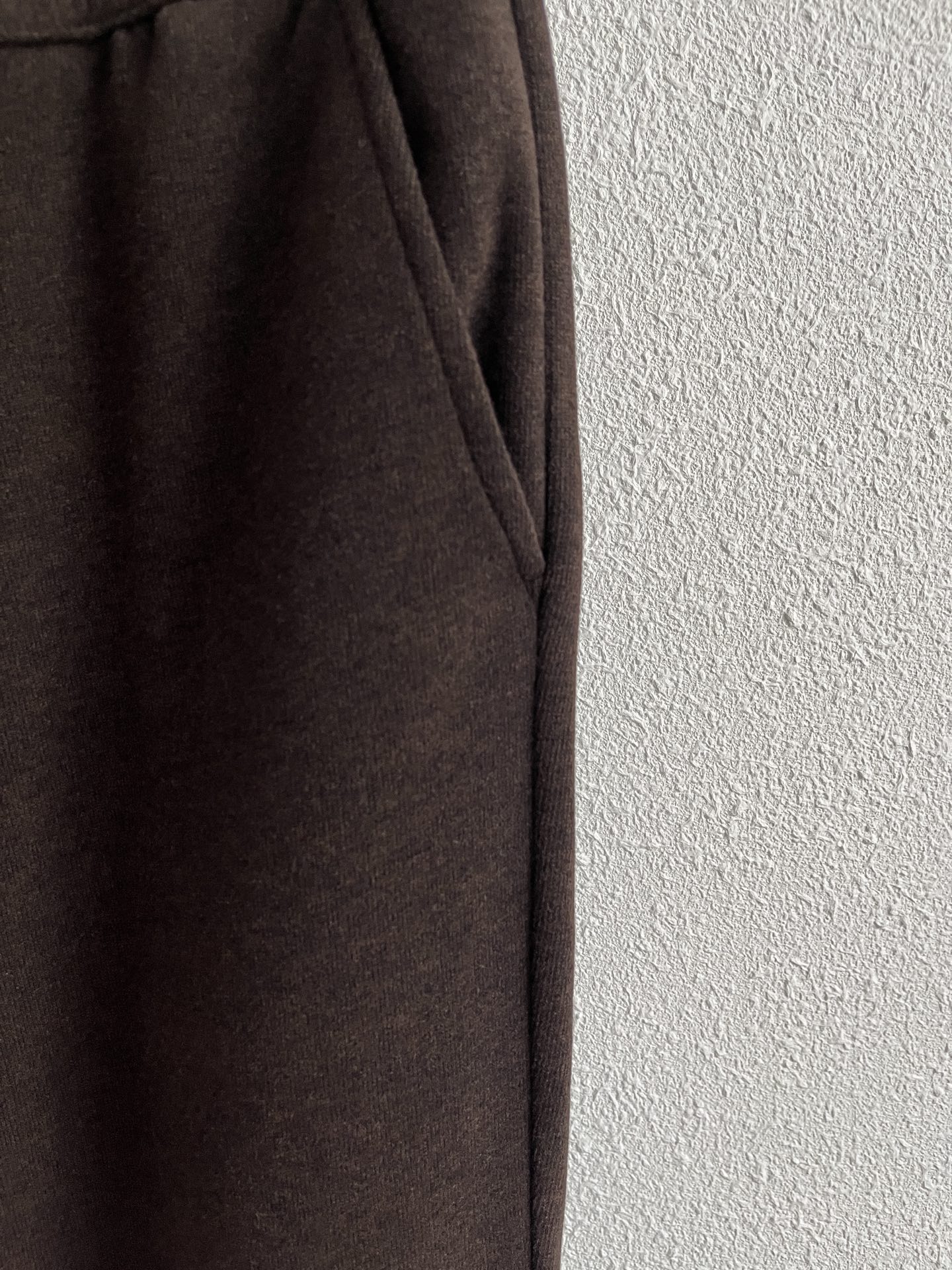 Zz杰尼*亚🔥秋冬新款男士直筒运动裤，羊绒羊毛混纺面料、三标齐、松紧腰抽绳、两侧拉链口袋设计，合体的裁剪