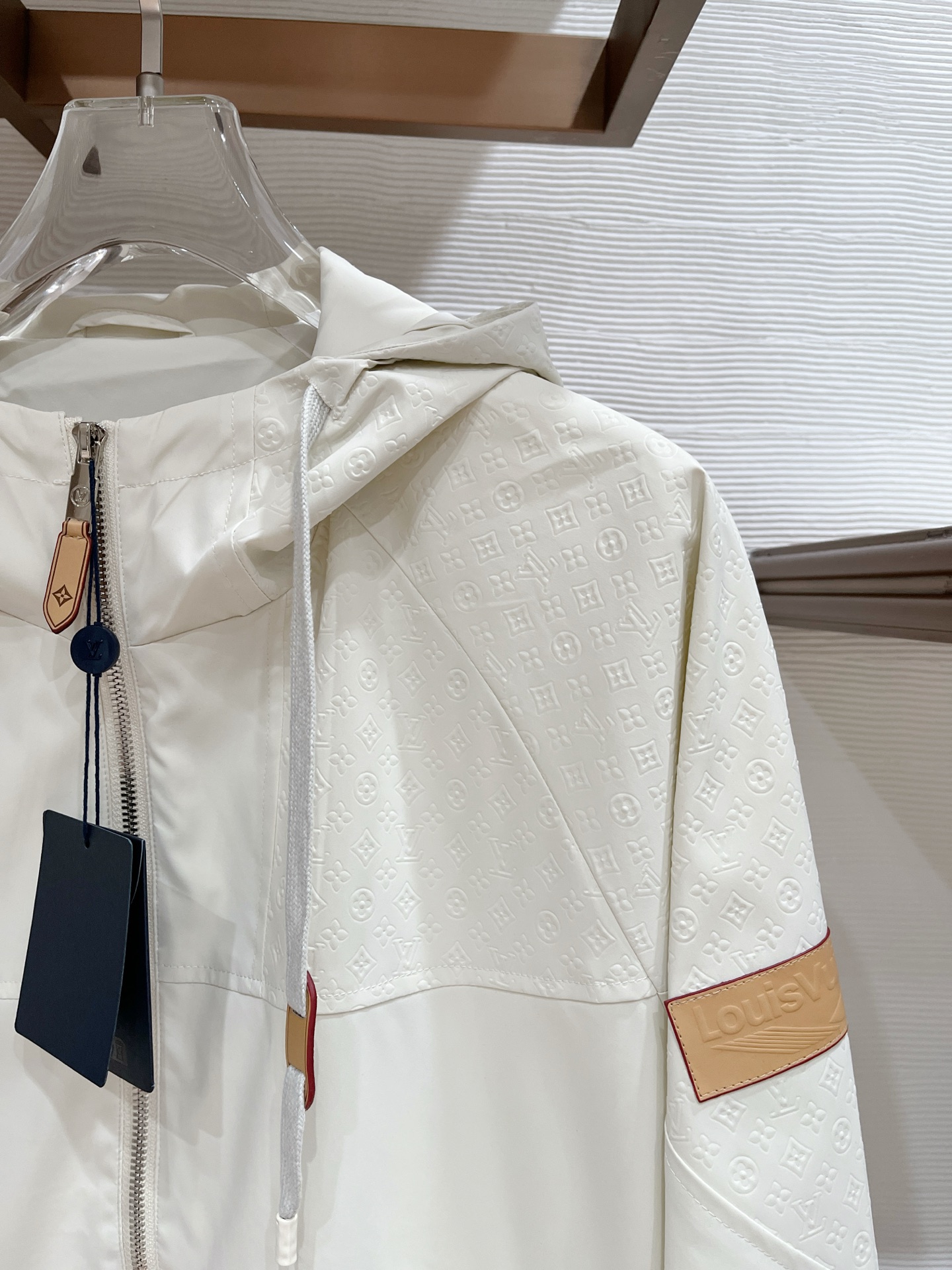 上新。lv官网同款，三标齐全！2025秋冬新款男士夹克外套，时尚休闲高端版本！专柜定制面料 透气舒适度高