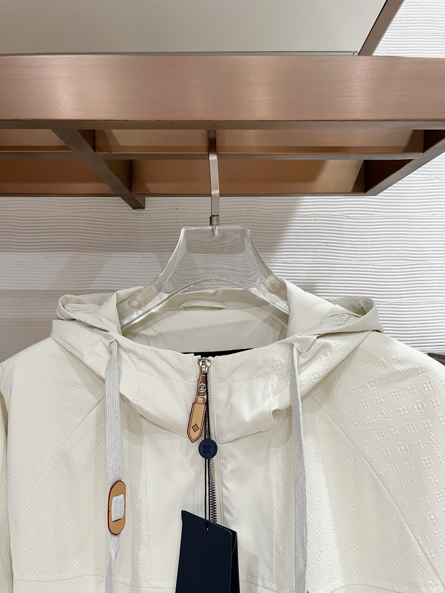 上新。lv官网同款，三标齐全！2025秋冬新款男士夹克外套，时尚休闲高端版本！专柜定制面料 透气舒适度高