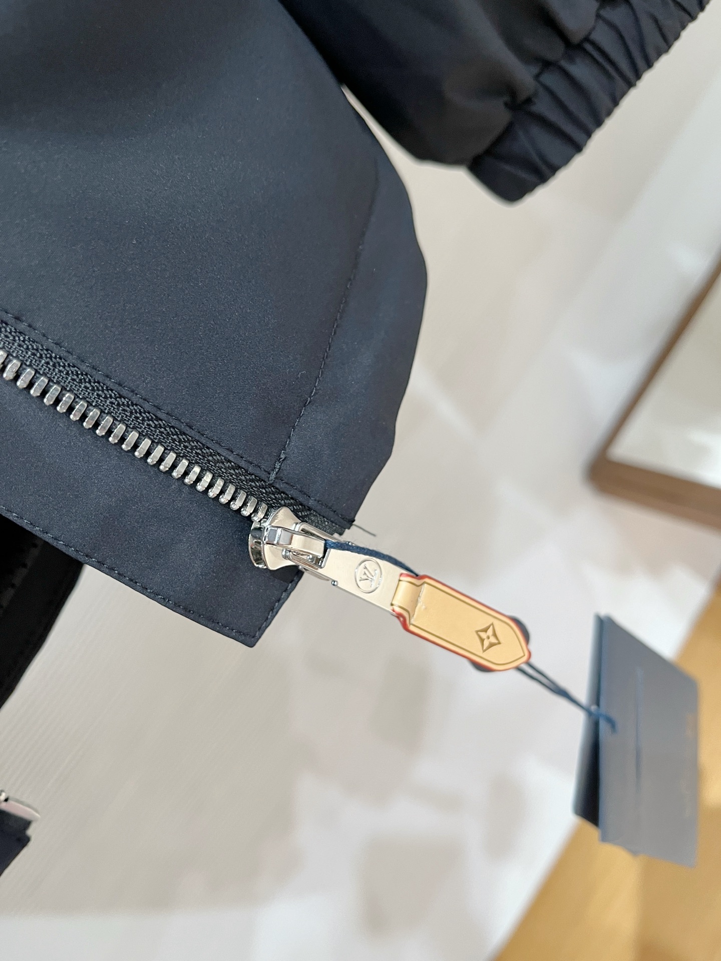 上新。lv官网同款，三标齐全！2025秋冬新款男士夹克外套，时尚休闲高端版本！专柜定制面料 透气舒适度高