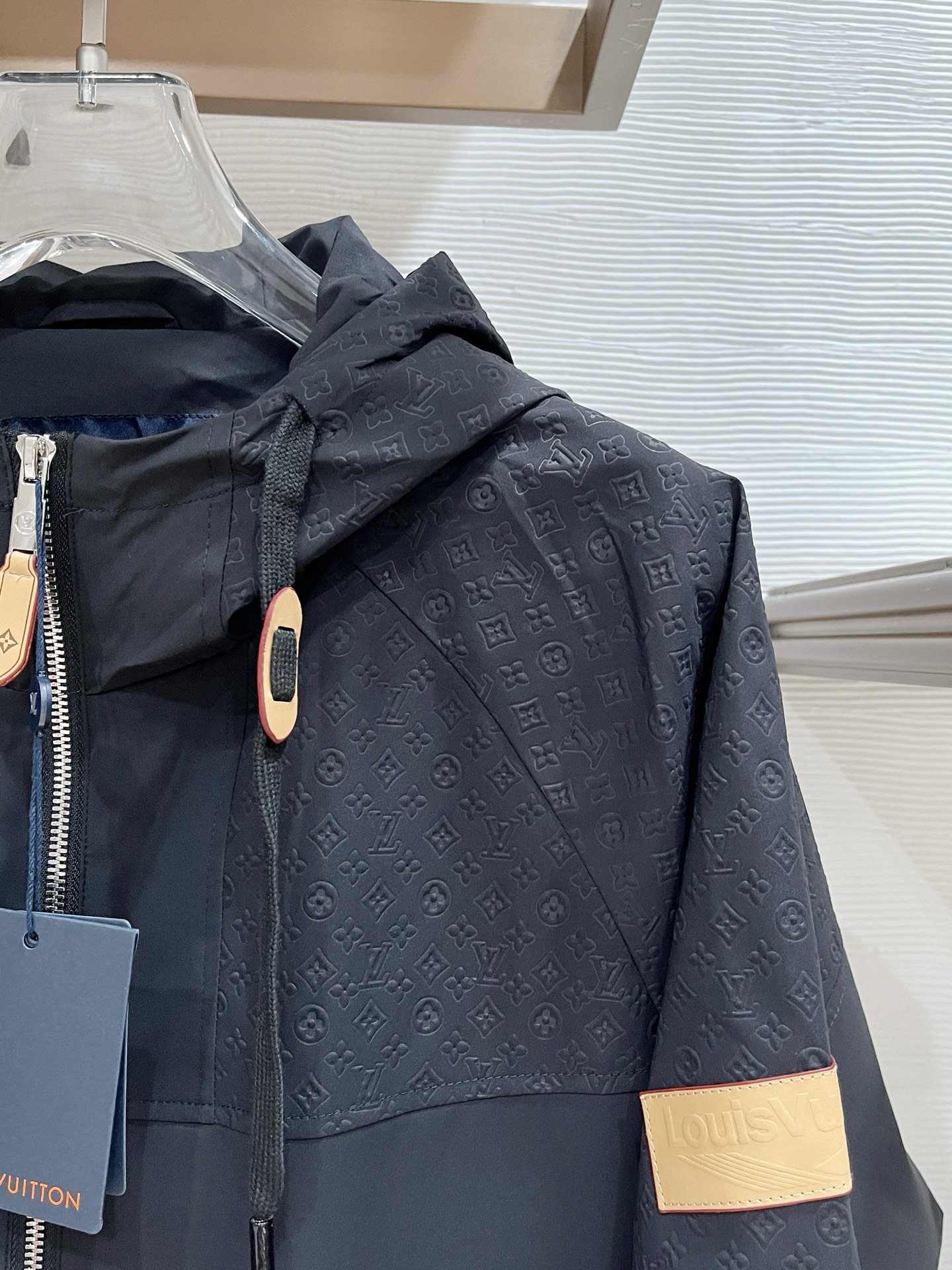 上新。lv官网同款，三标齐全！2025秋冬新款男士夹克外套，时尚休闲高端版本！专柜定制面料 透气舒适度高